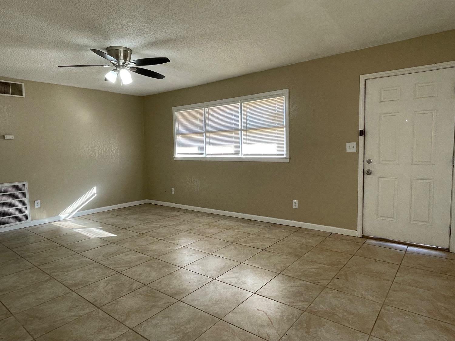 5514 45th Street Property Photo 3