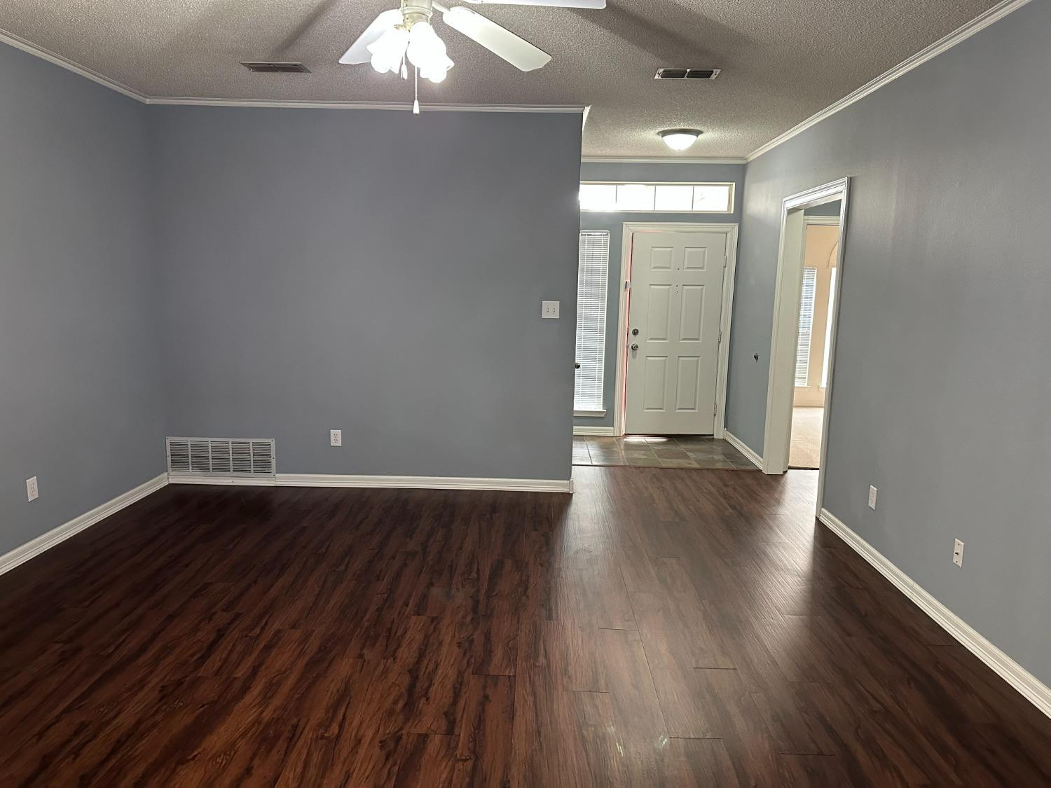 140 Frankford Court Property Photo 3