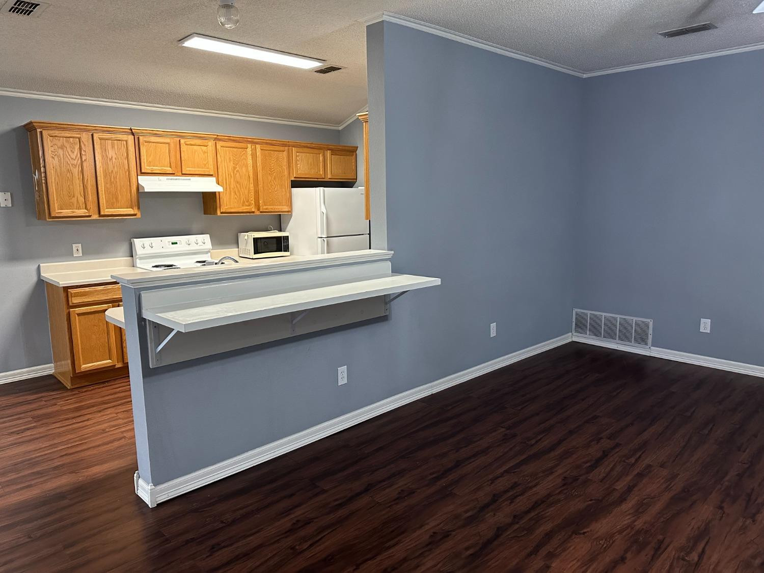 140 Frankford Court Property Photo 4