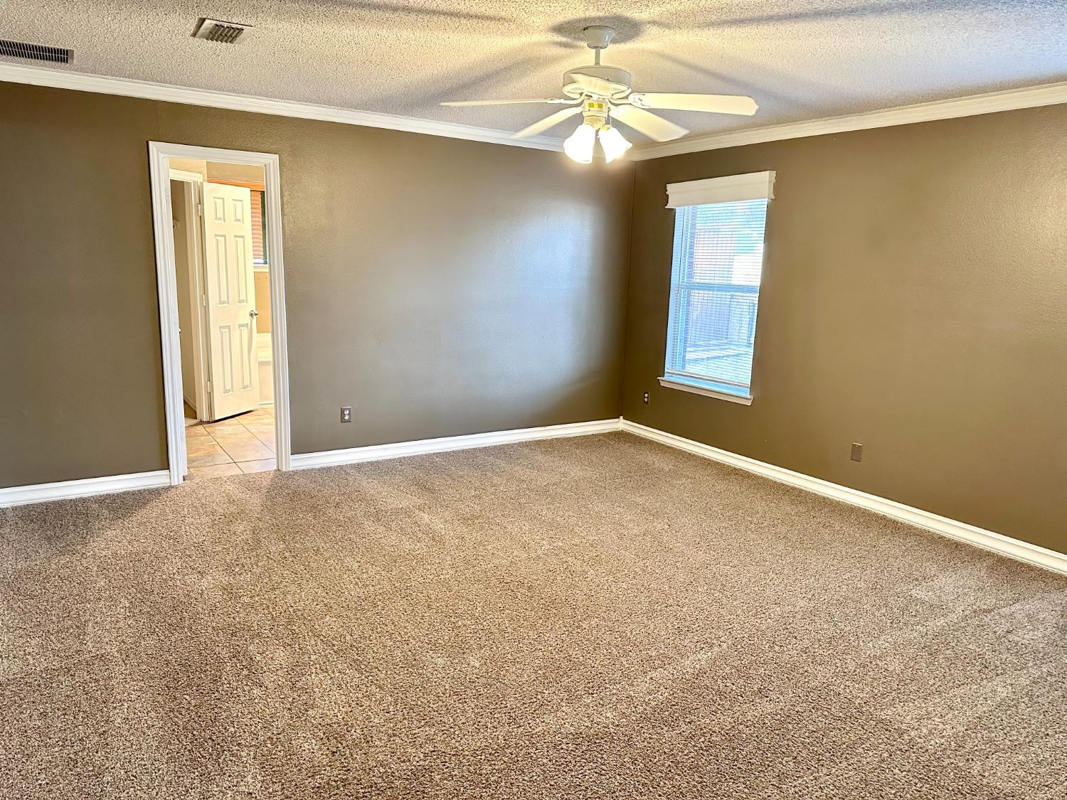 140 Frankford Court Property Photo 8