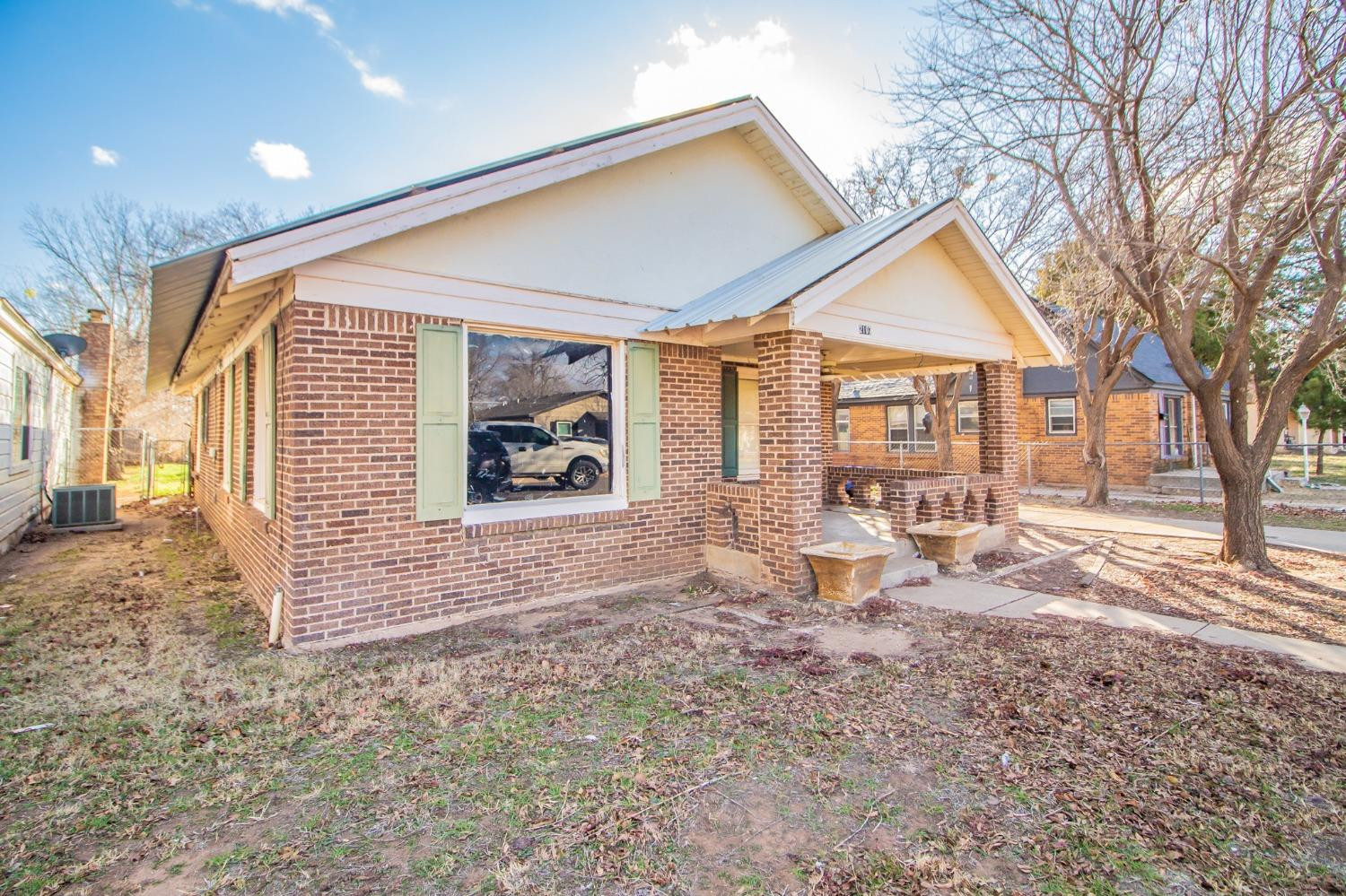 2107 22nd Street Property Photo 2