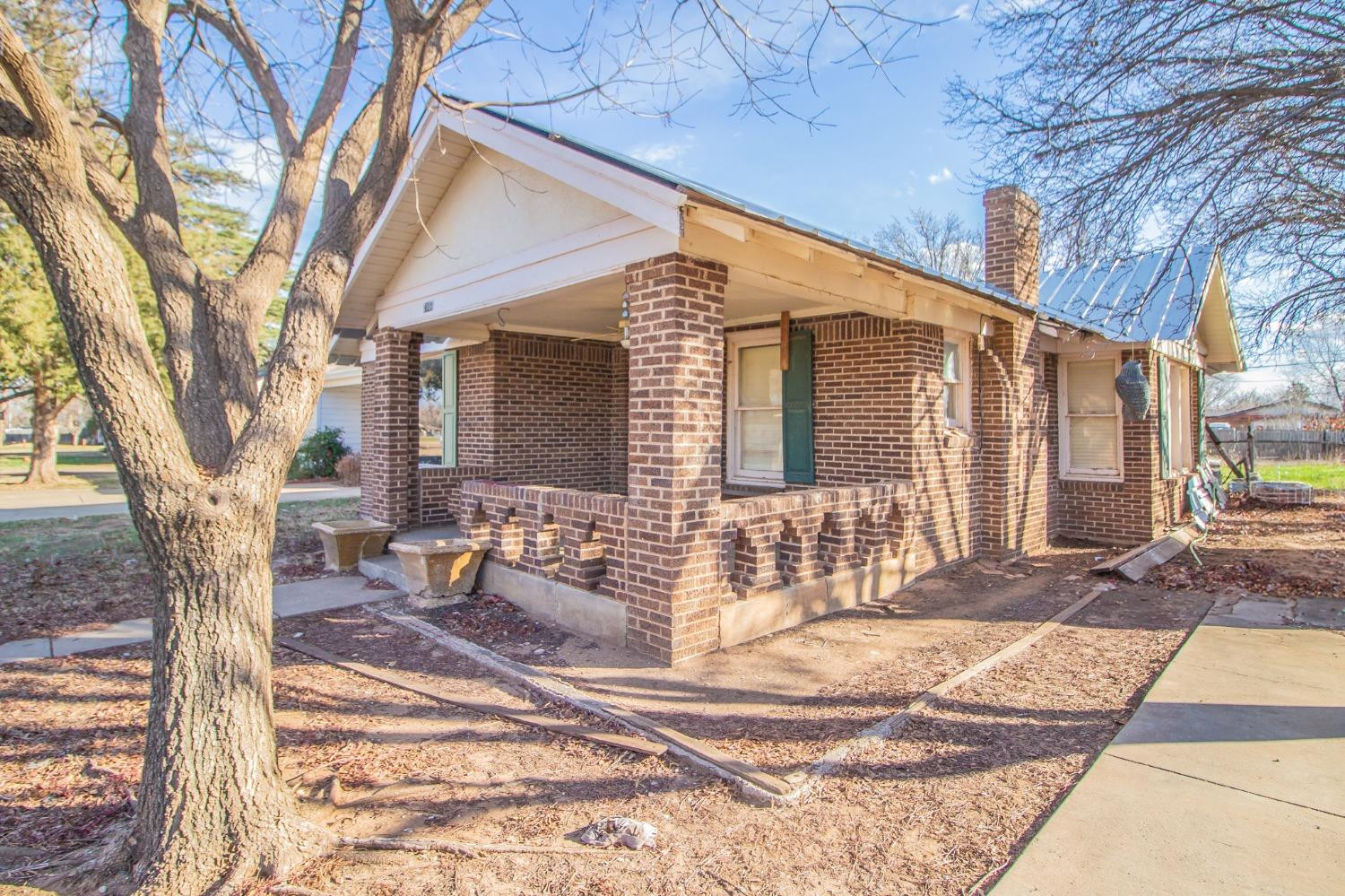 2107 22nd Street Property Photo 3