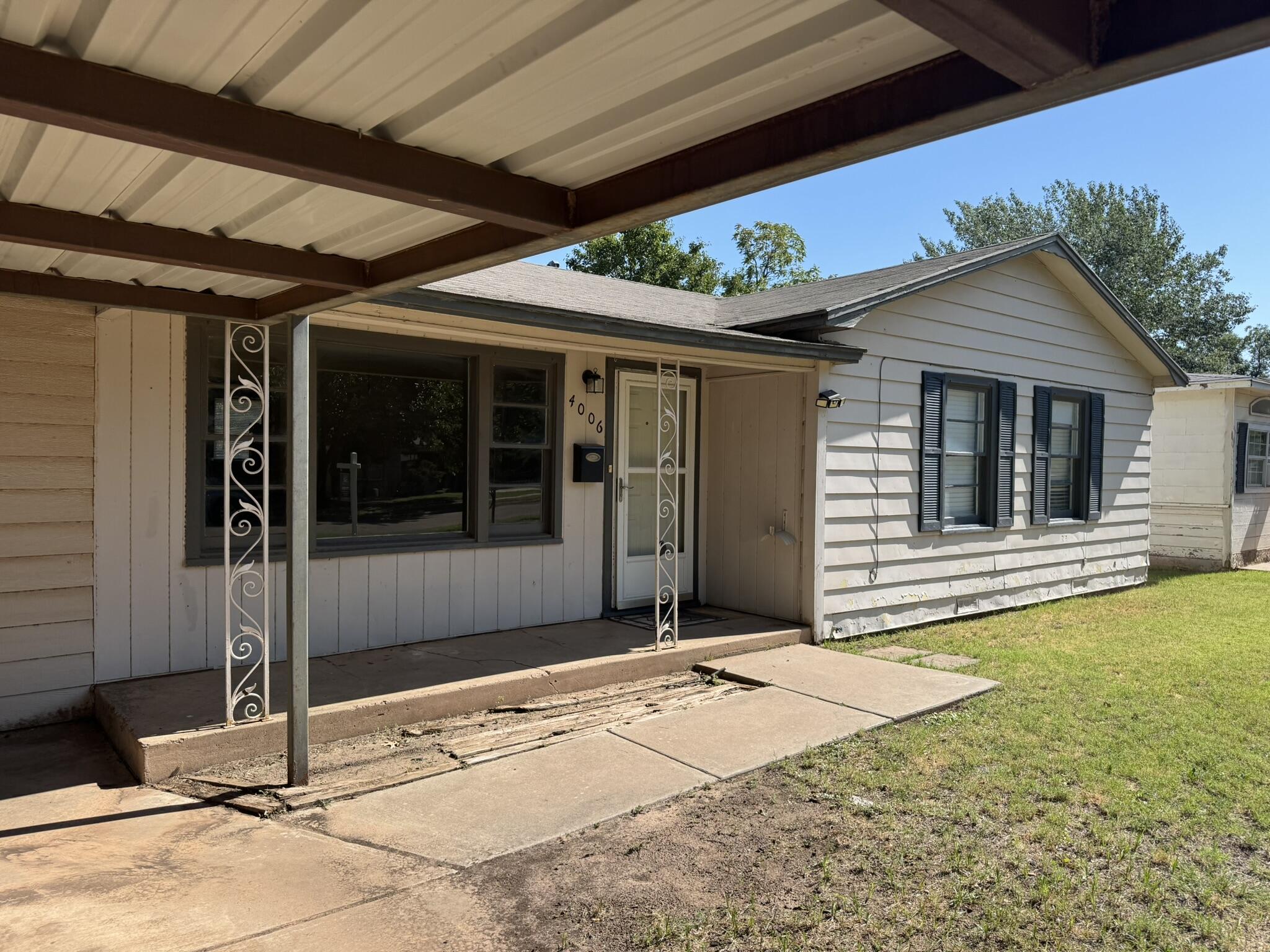 4006 33rd Street Property Photo 2