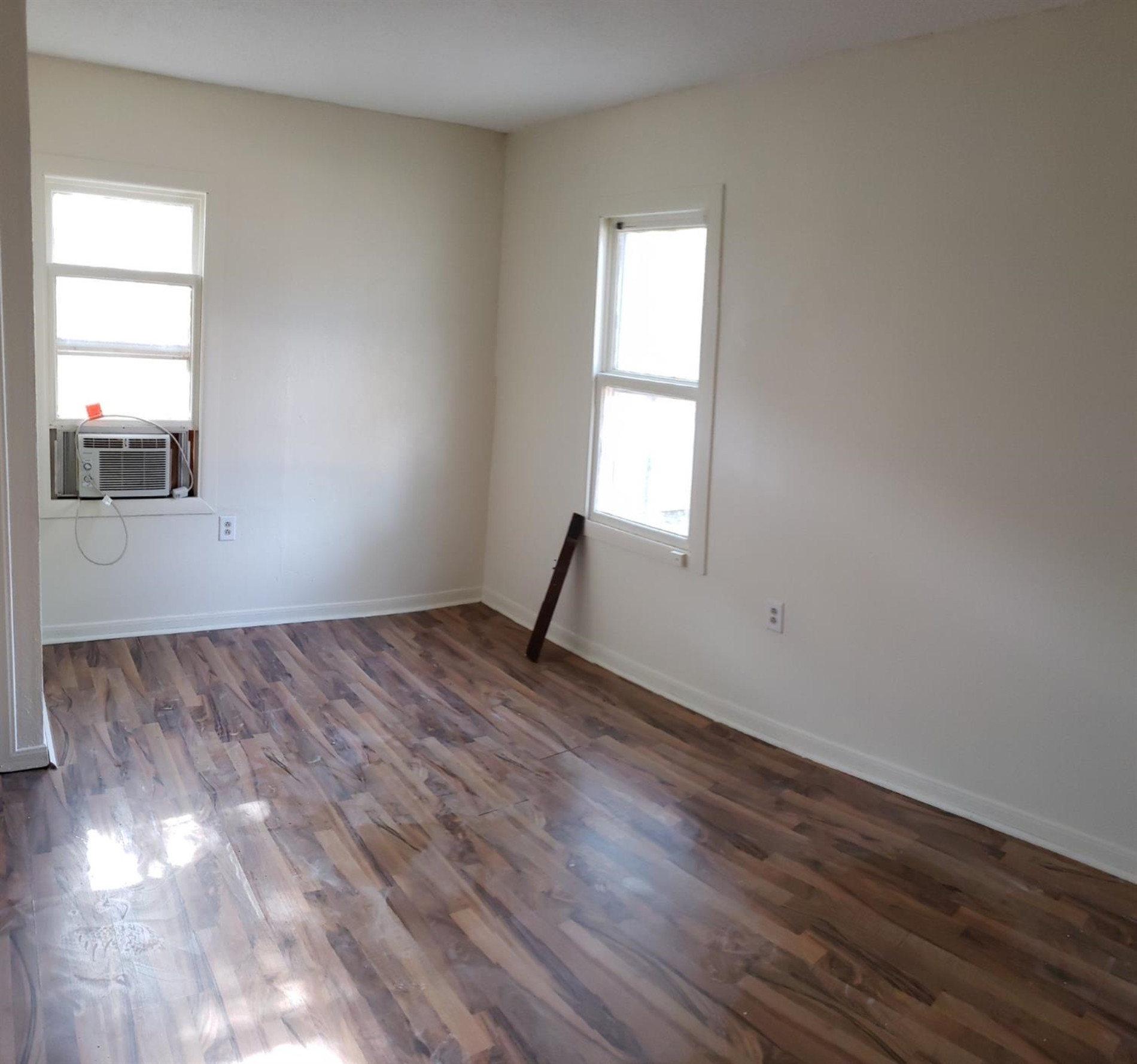 2403 22nd Place Property Photo 6