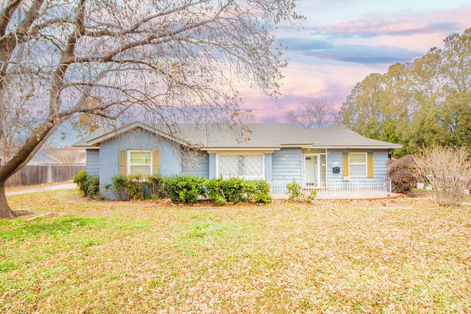 1718 30th Street Property Photo 1