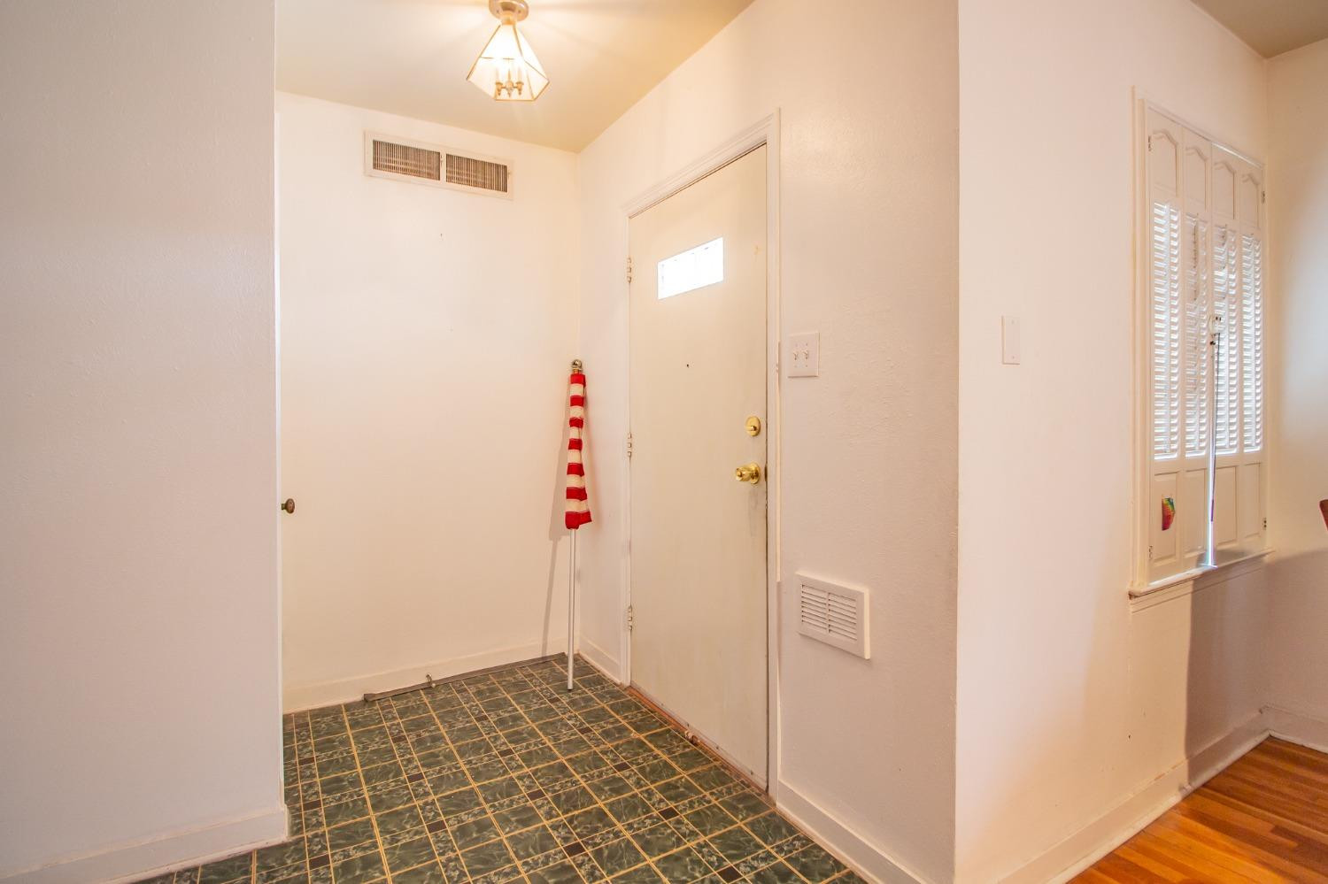 1718 30th Street Property Photo 5
