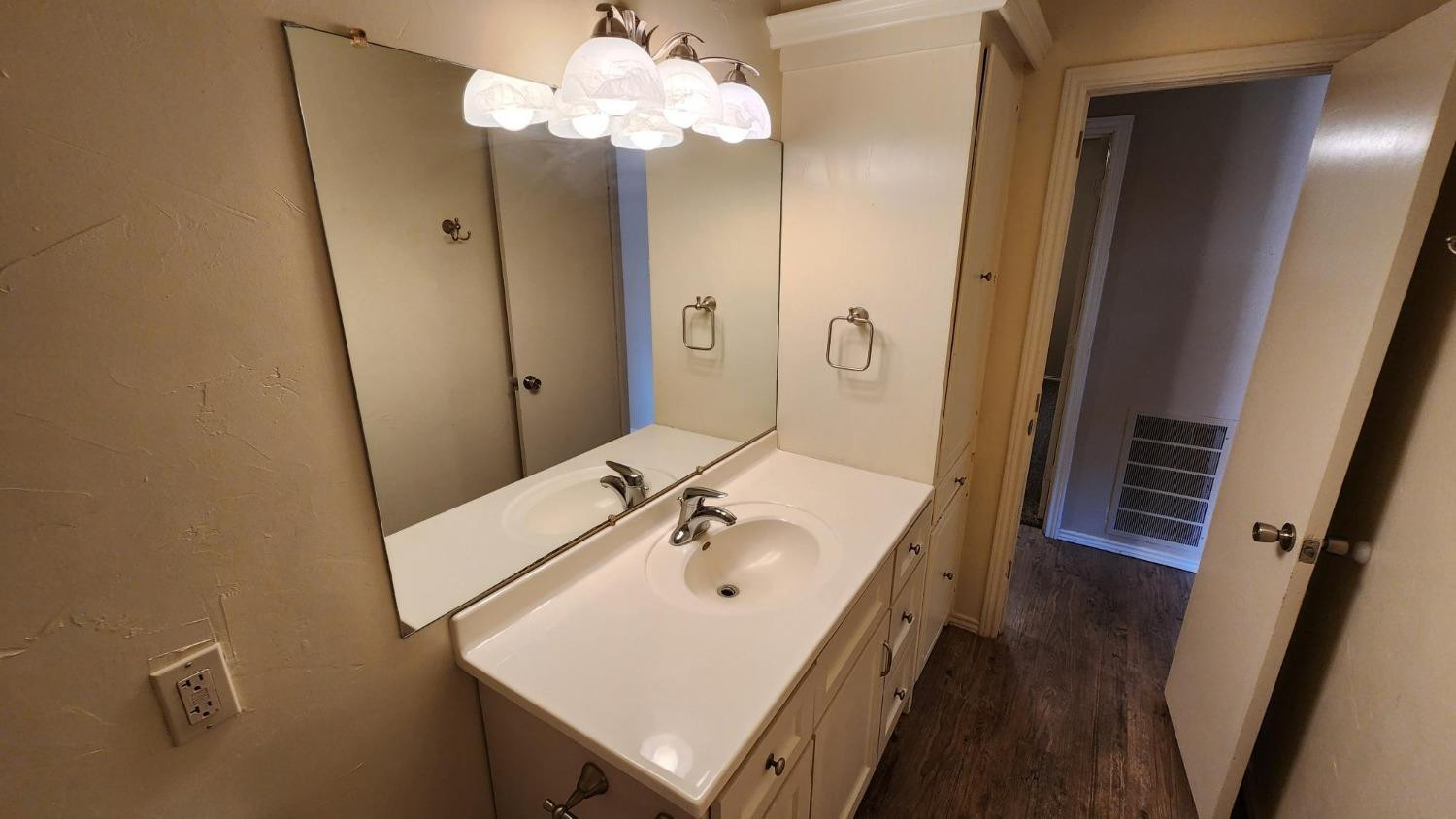 4520 65th, B Property Photo 13