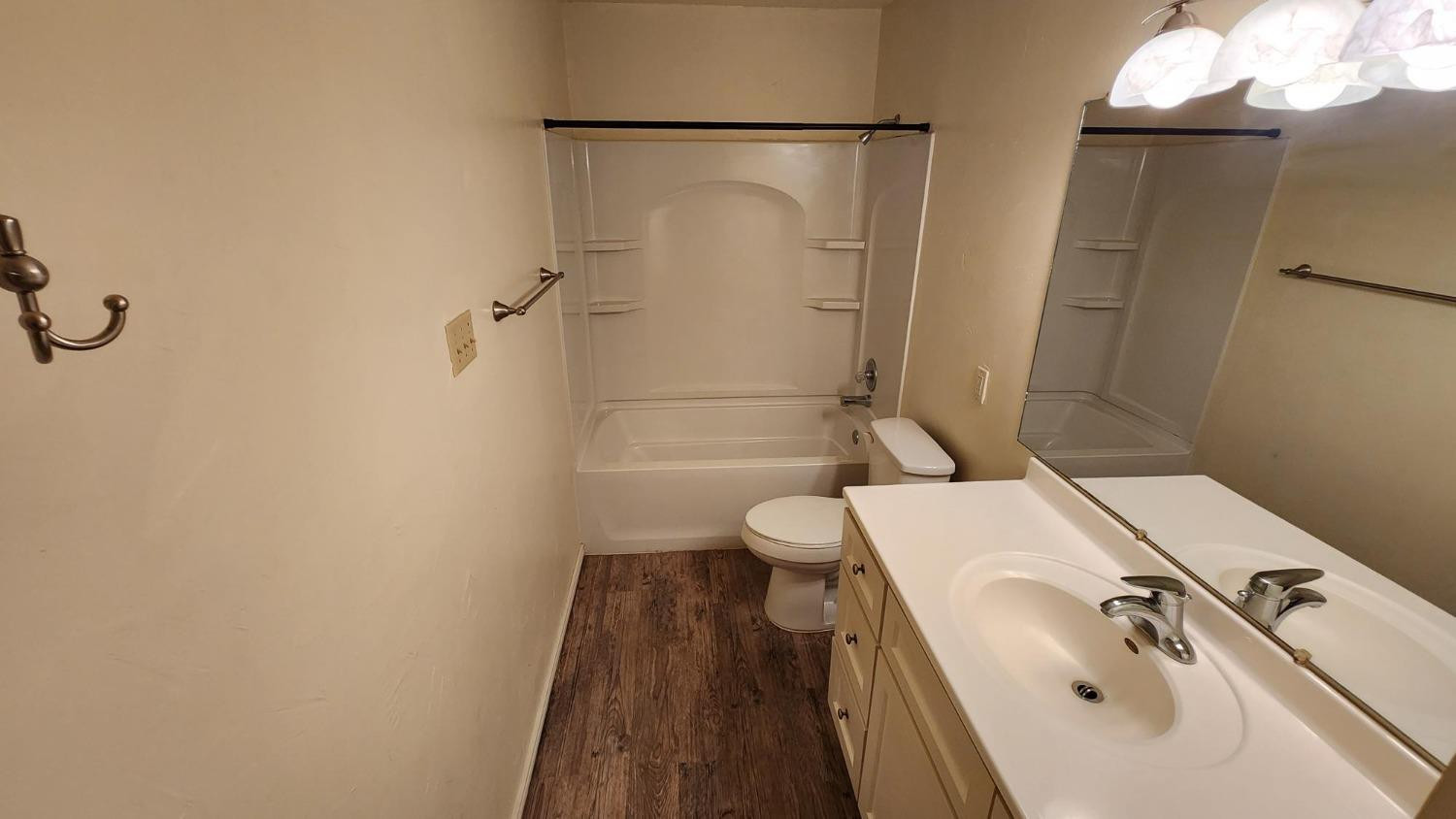 4520 65th, B Property Photo 14