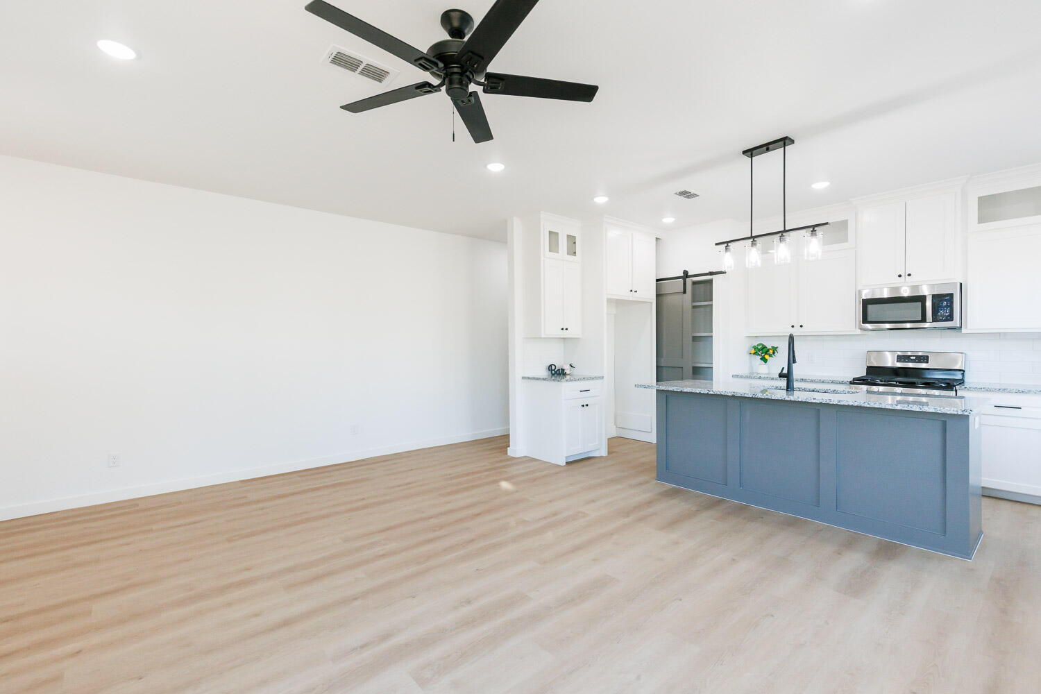 2002 16th Street, A & B Property Photo 8