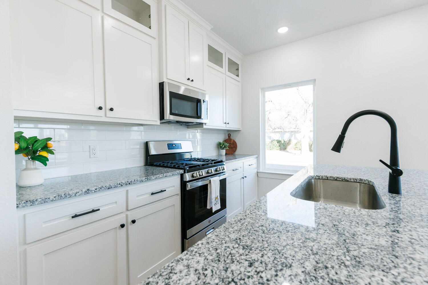 2002 16th Street, A & B Property Photo 11
