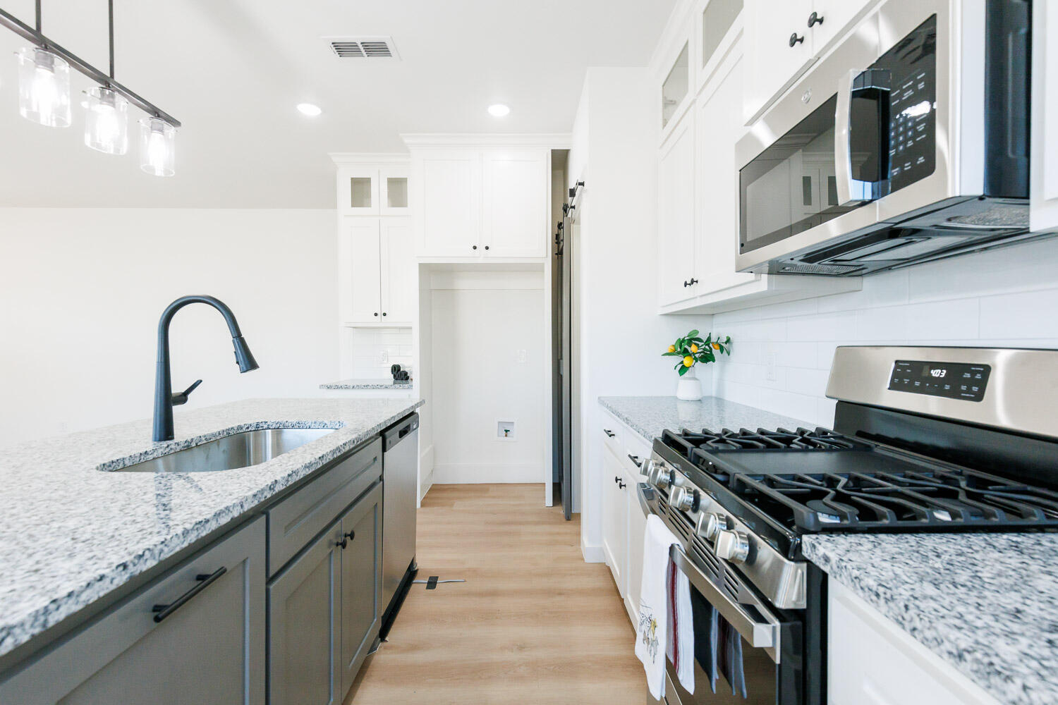 2002 16th Street, A & B Property Photo 14