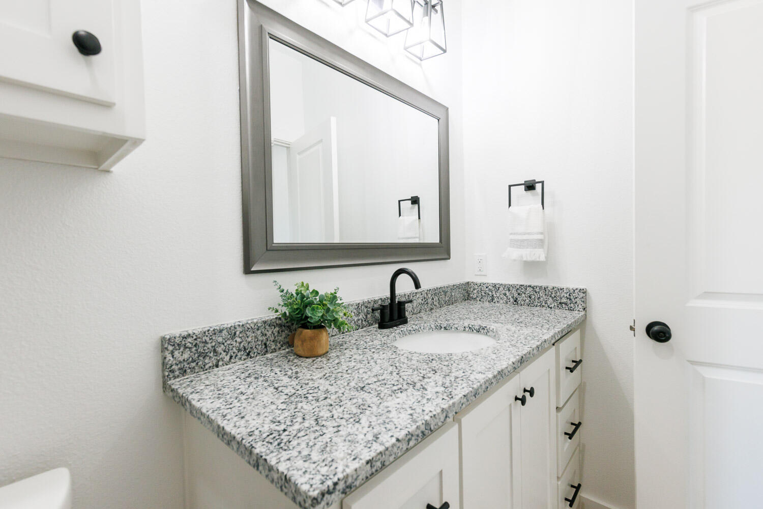 2002 16th Street, A & B Property Photo 24