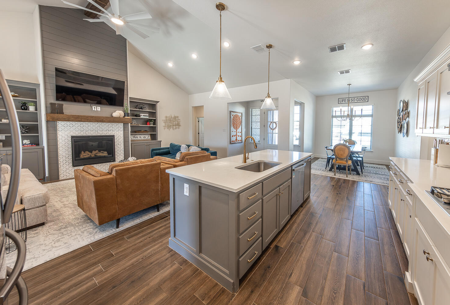 7811 54th Street Property Photo