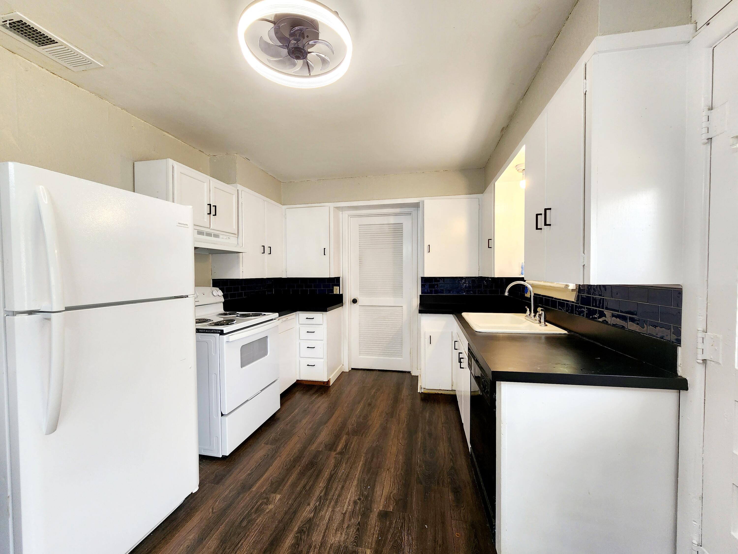 1505 Ave G Property Photo 9