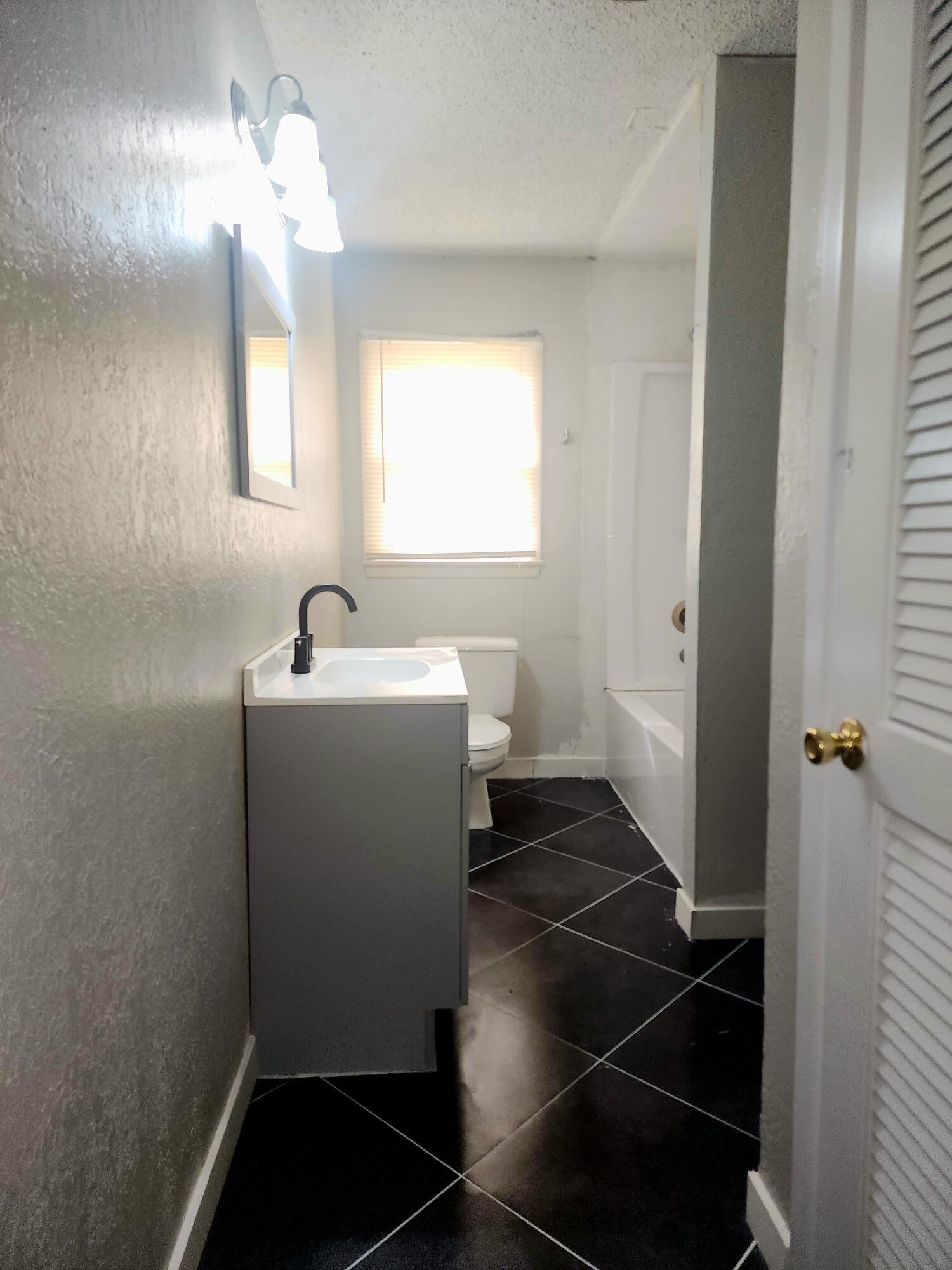 1505 Ave G Property Photo 11