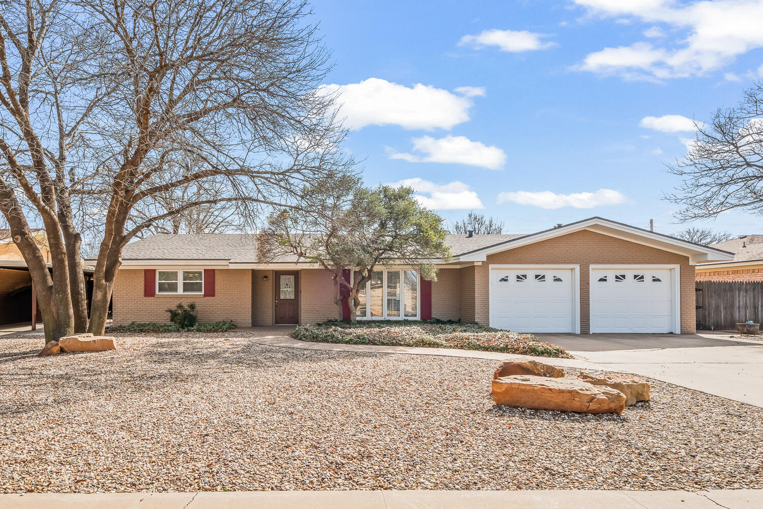 811 7th Street Property Photo 1