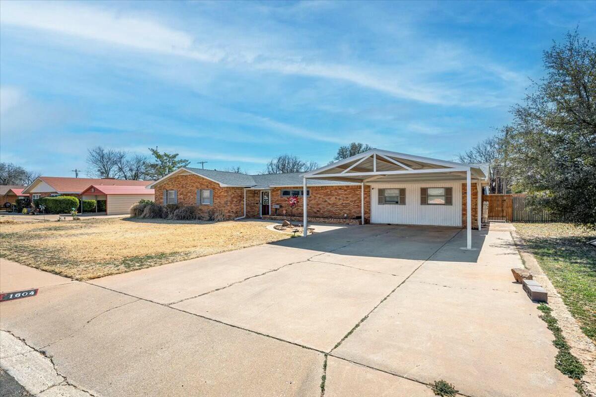 1604 E Buckley Street Property Photo 1