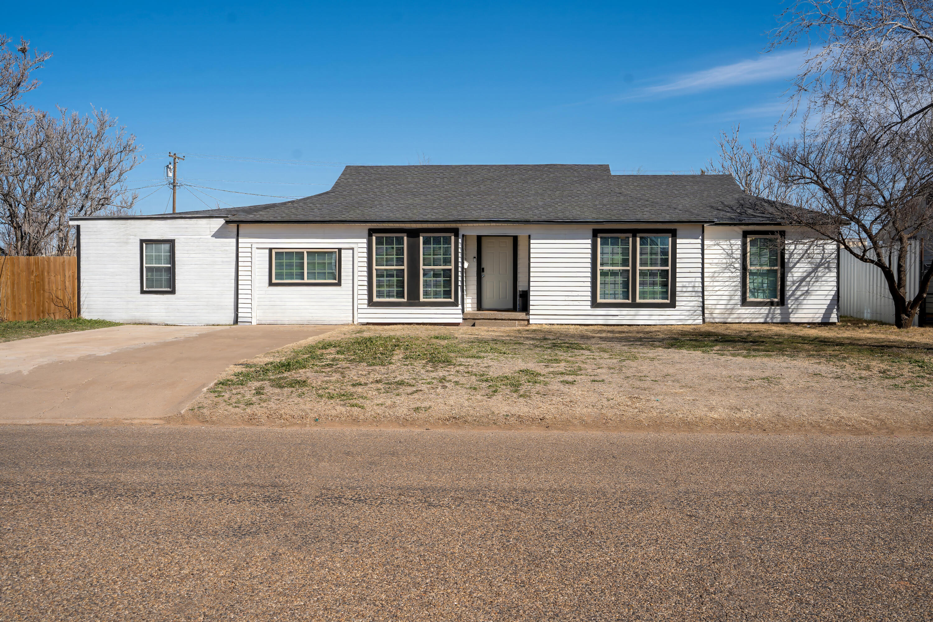 1402 Independence Property Photo 1