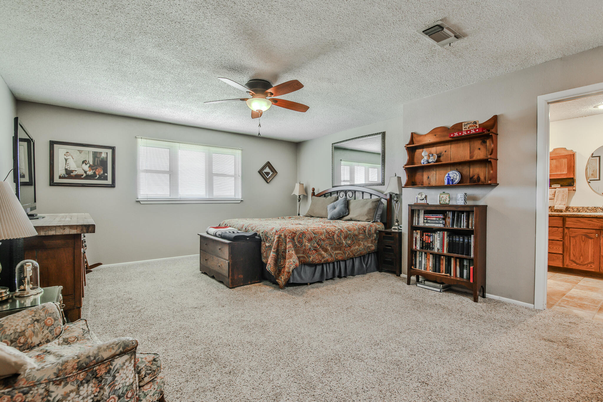 400 N Sherman Avenue Property Photo 12