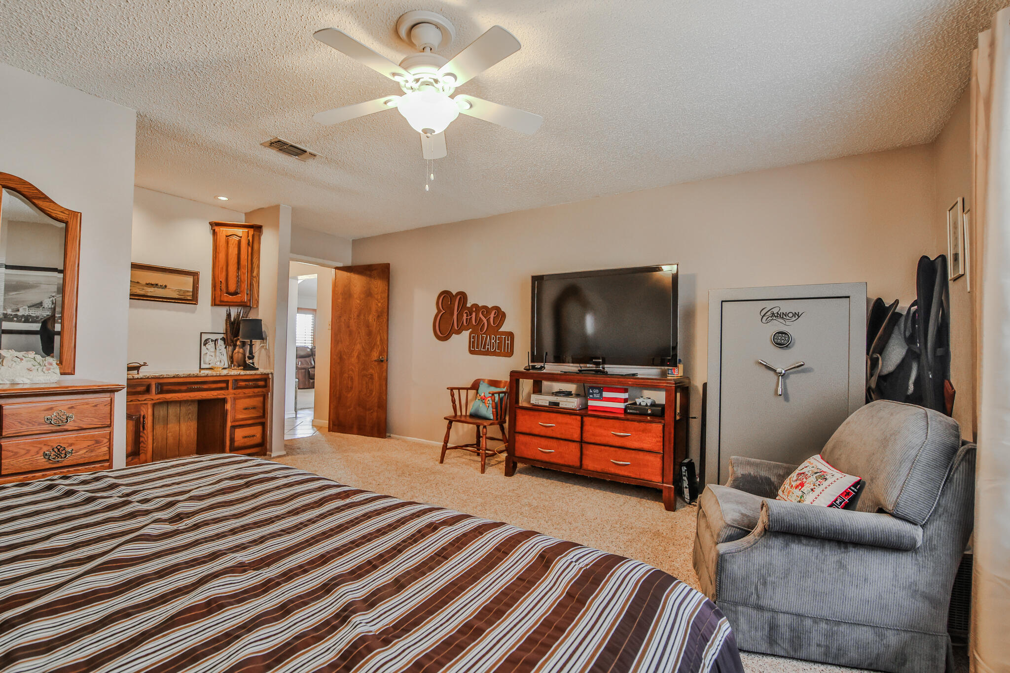 400 N Sherman Avenue Property Photo 18