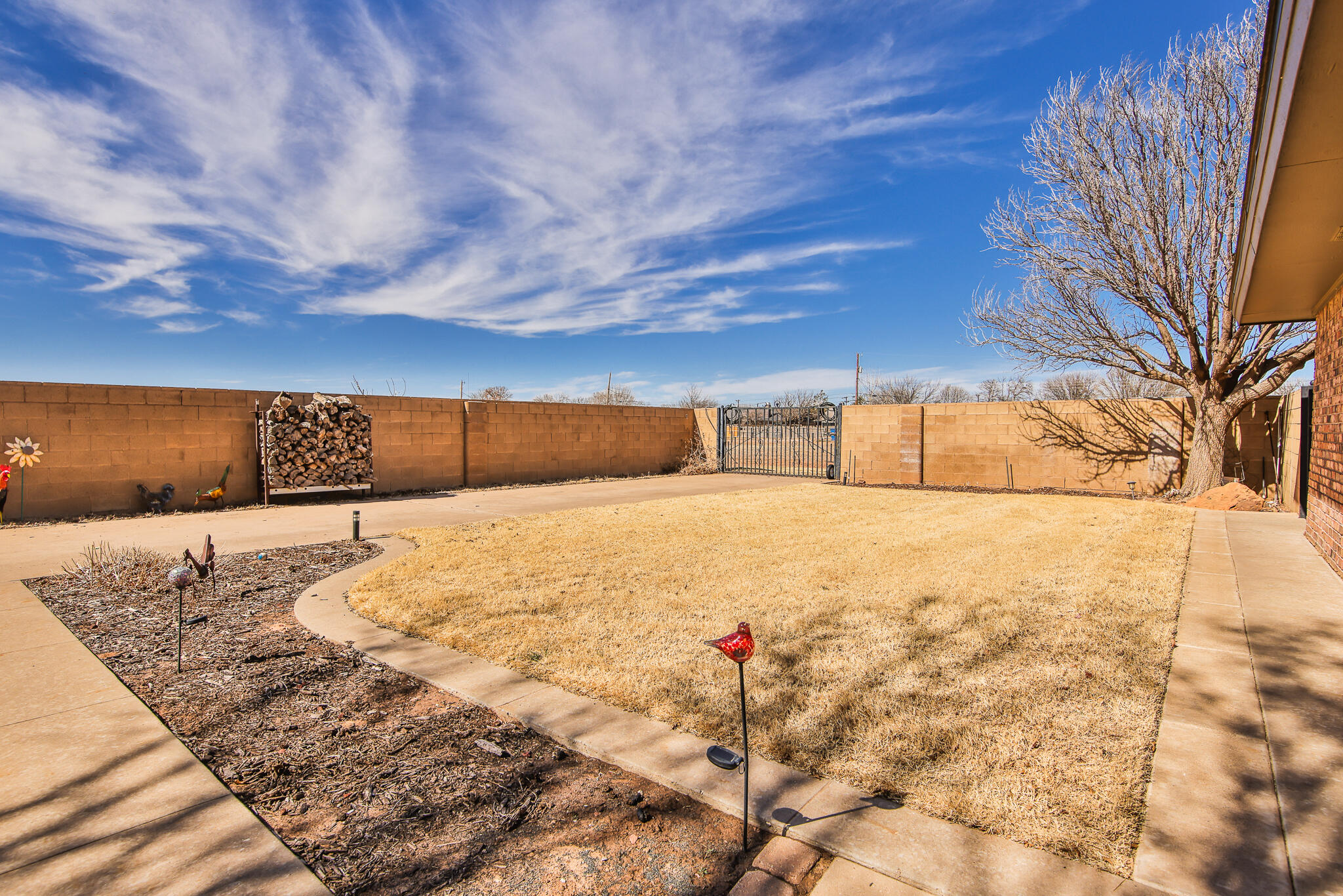 400 N Sherman Avenue Property Photo 27