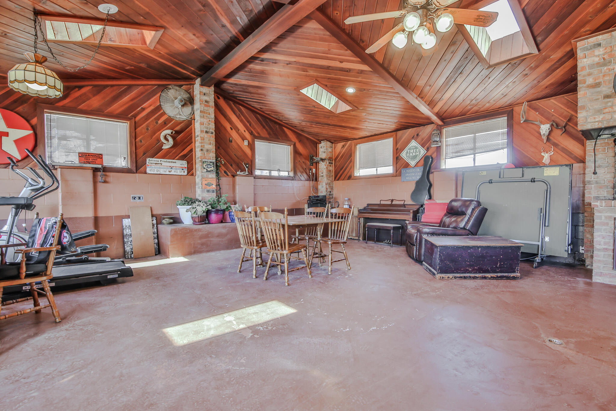 400 N Sherman Avenue Property Photo 32