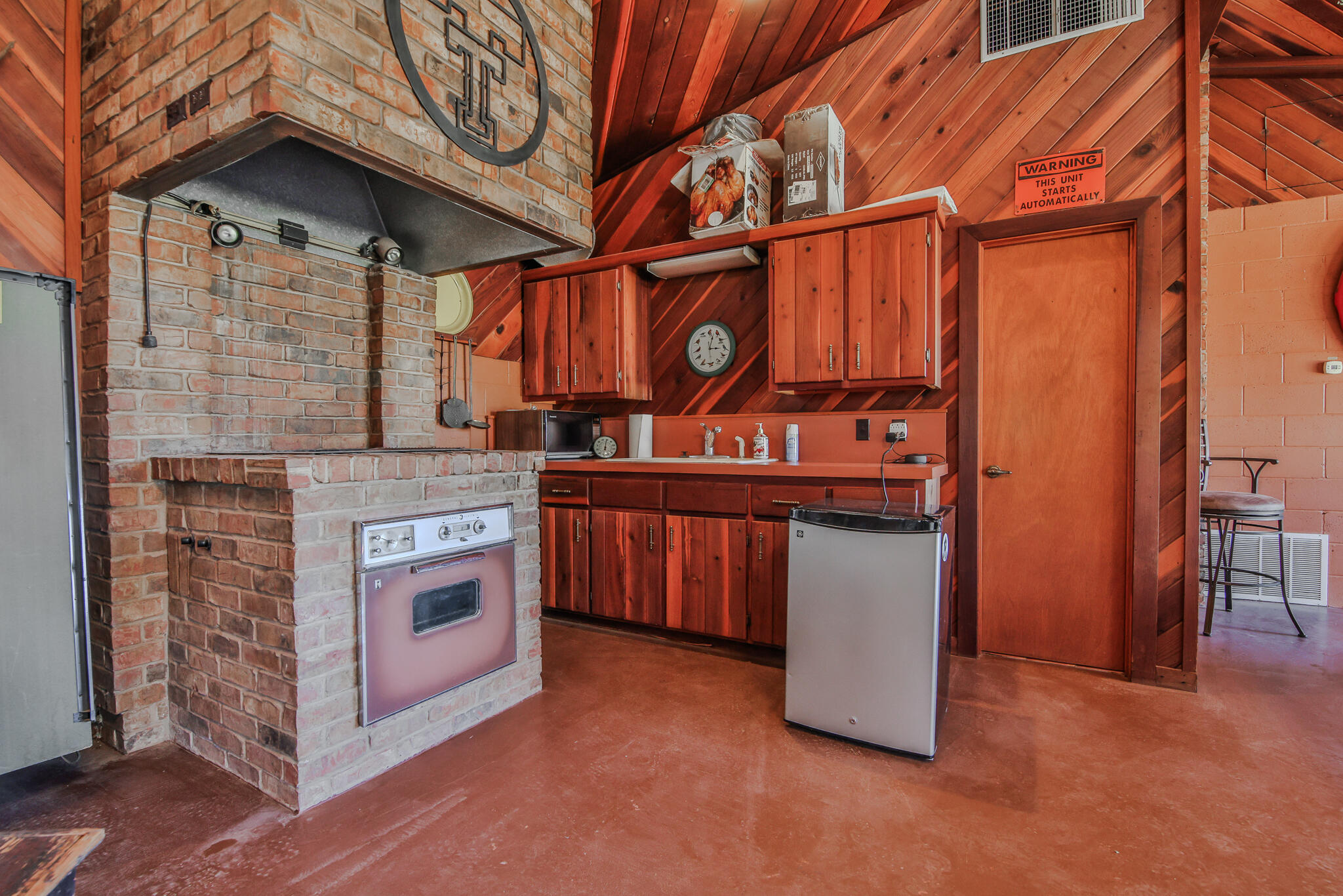 400 N Sherman Avenue Property Photo 34