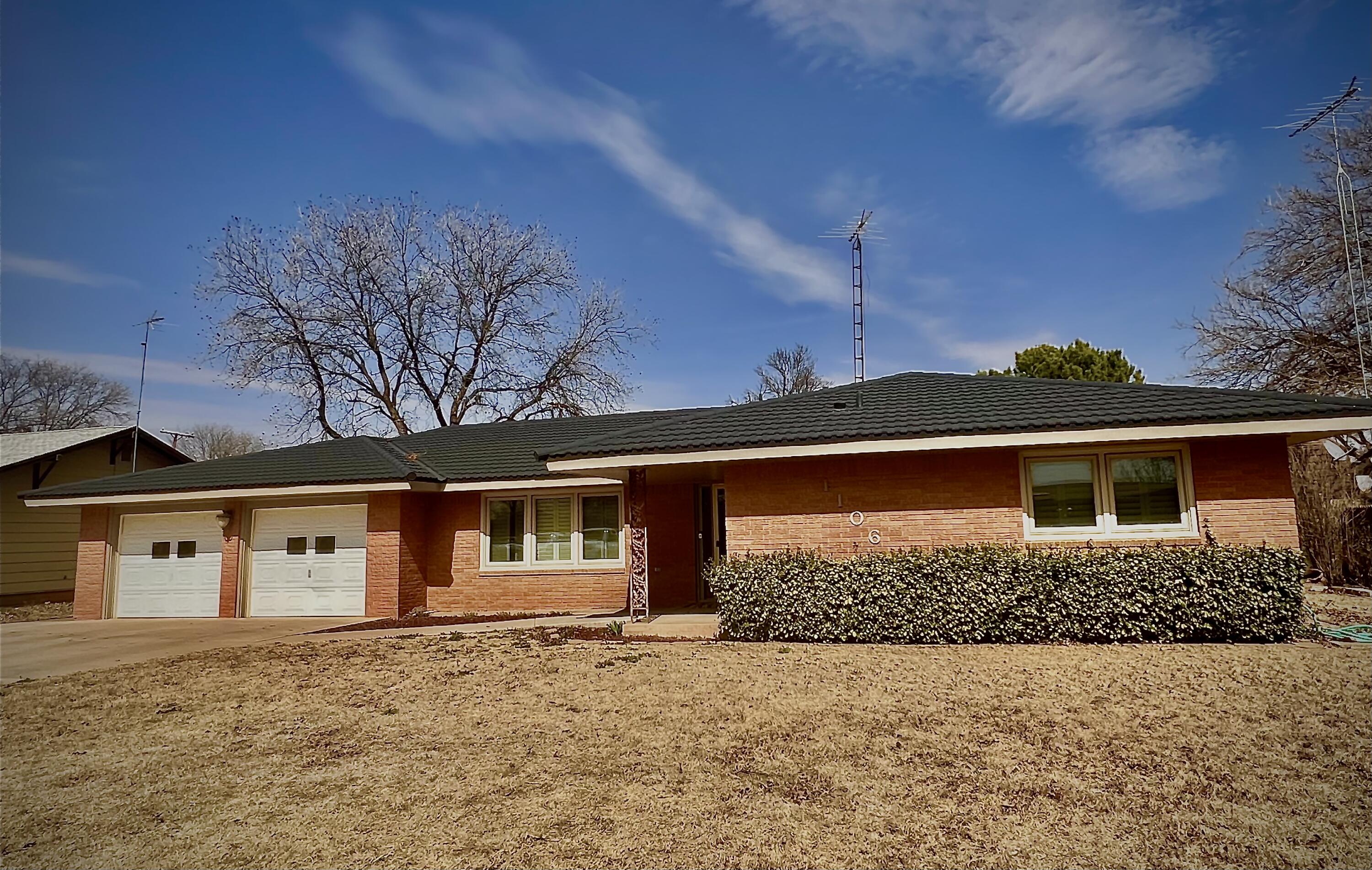 1106 8th Street Property Photo 1