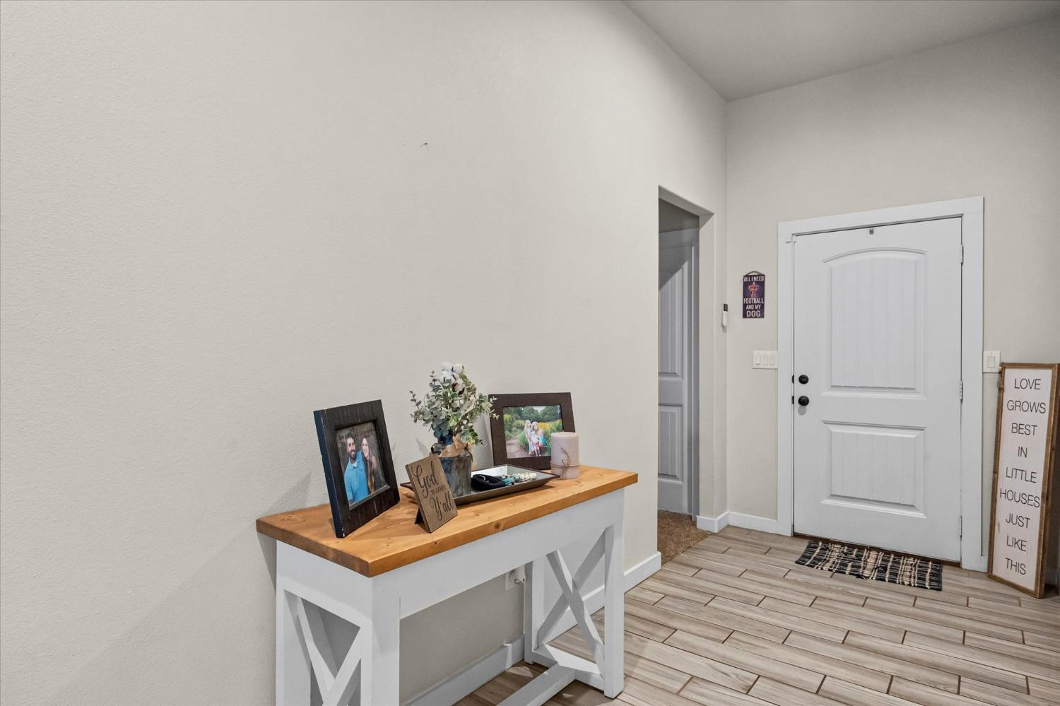 7502 102nd Street Property Photo 4