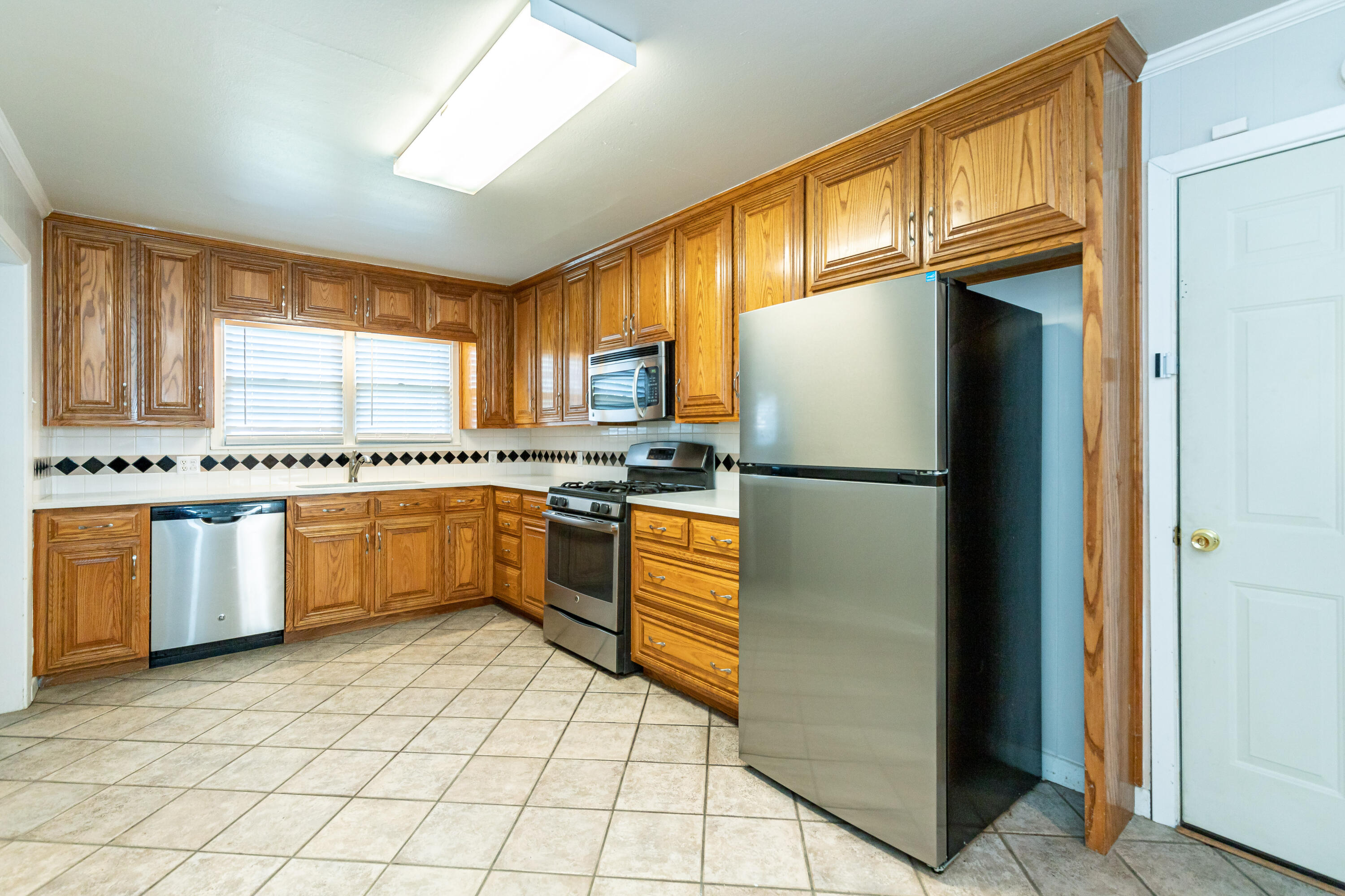 2506 Kenosha Avenue Property Photo 6
