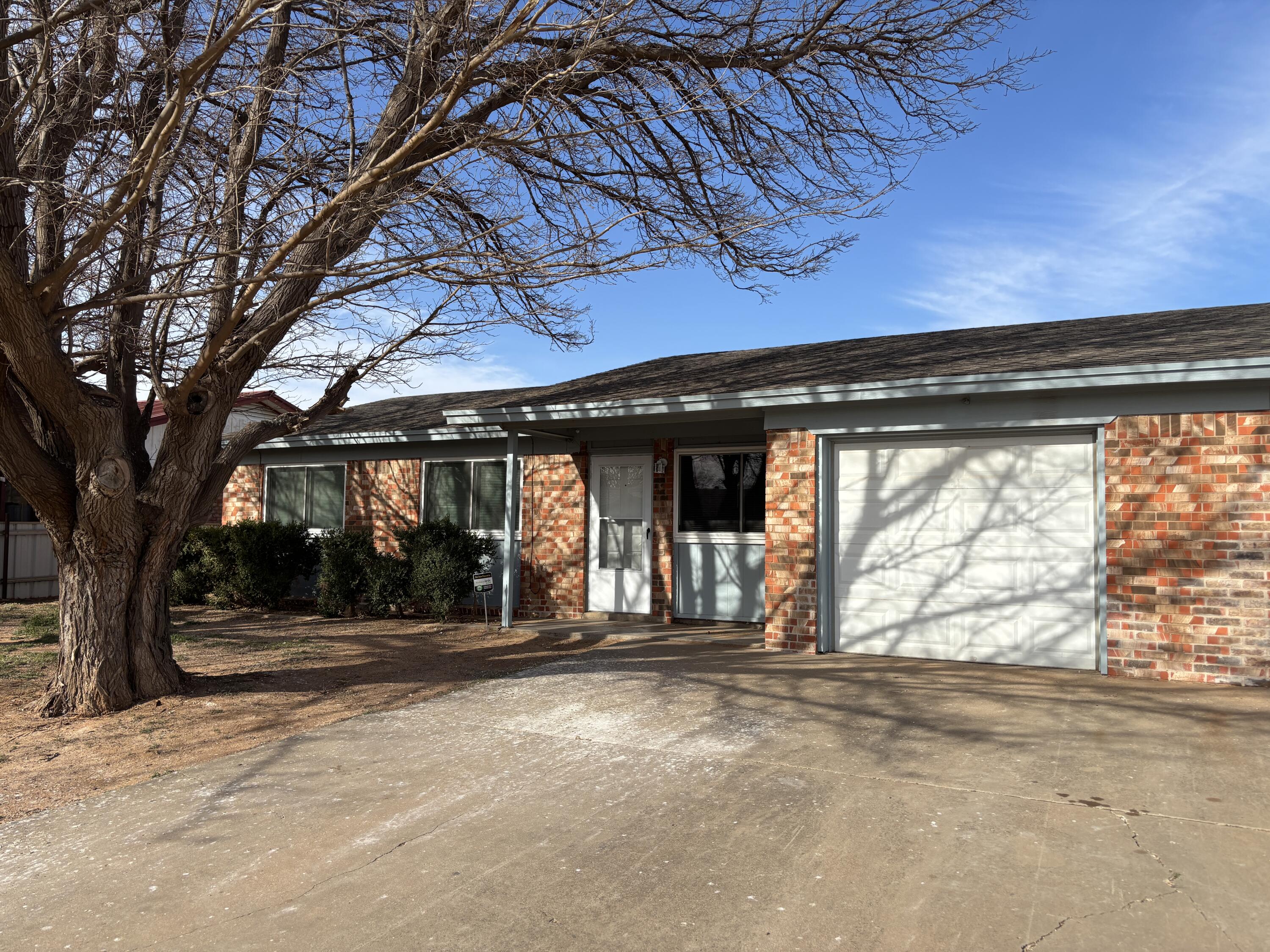 7406 Globe Avenue Property Photo 2