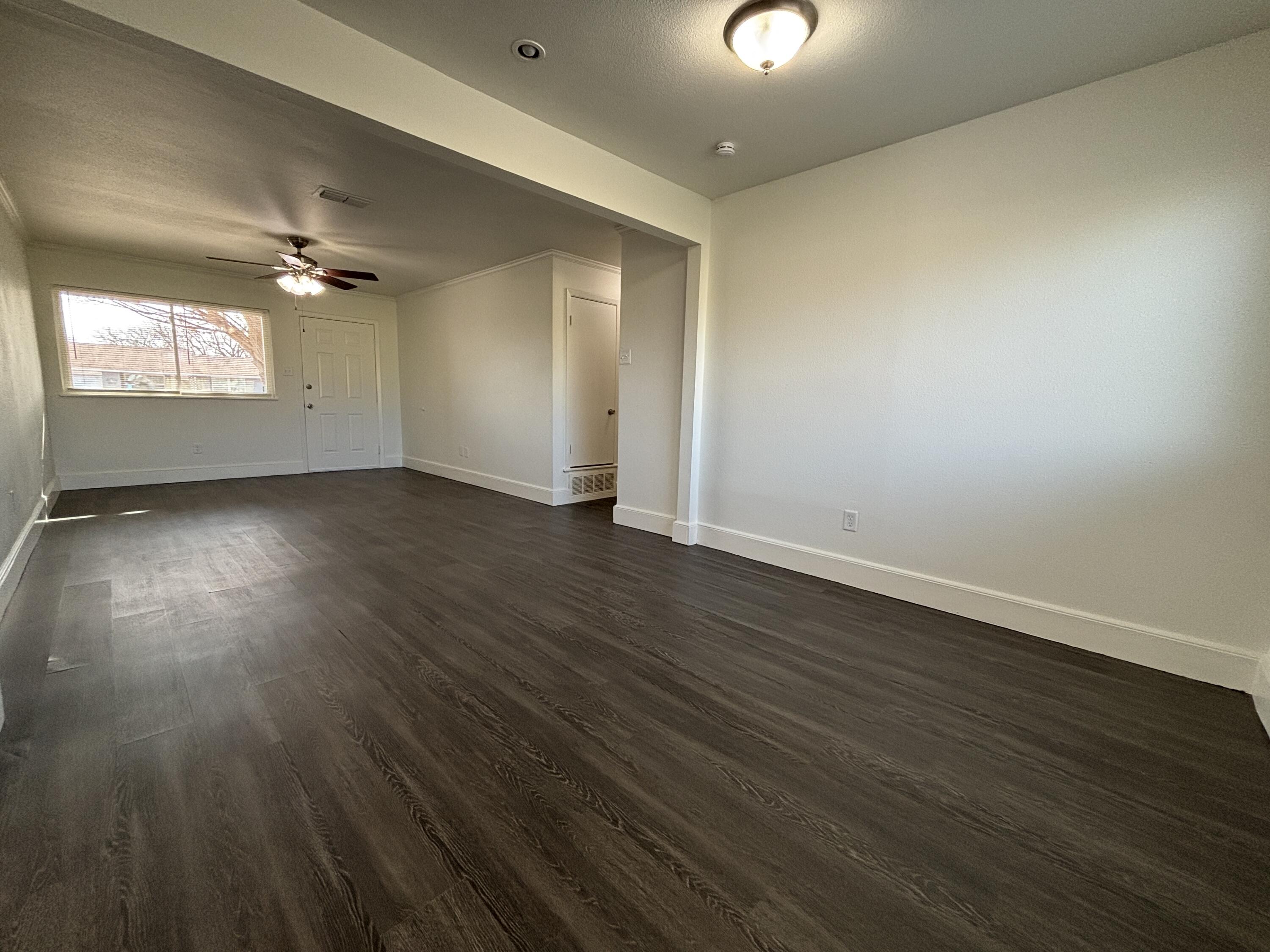 7406 Globe Avenue Property Photo 4