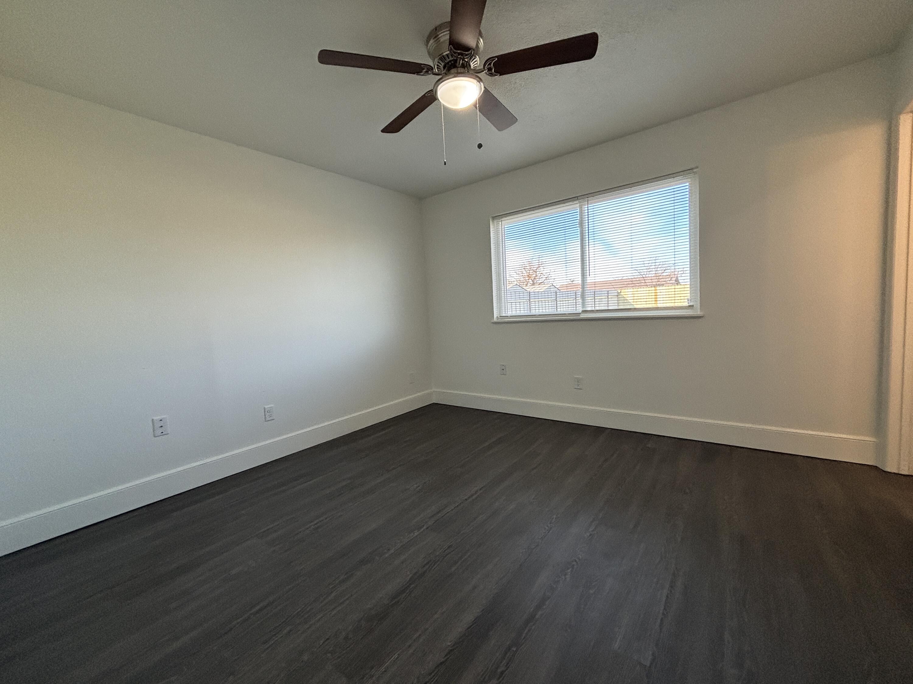 7406 Globe Avenue Property Photo 6