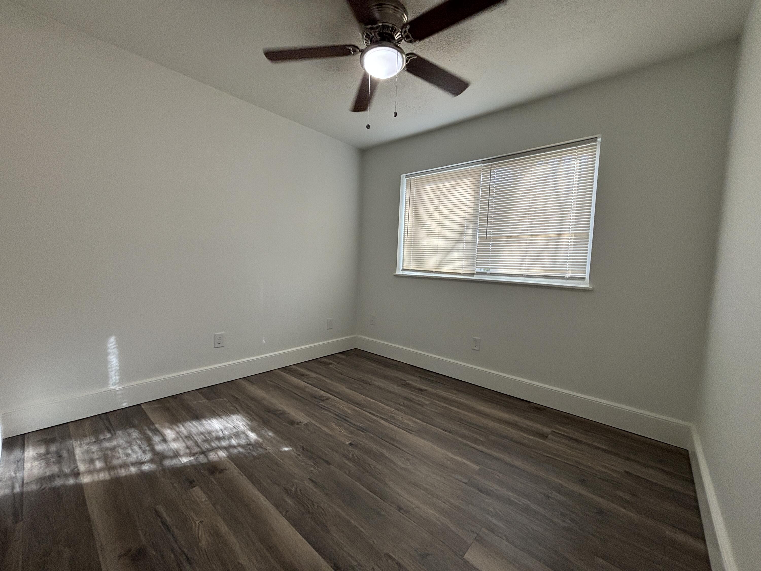 7406 Globe Avenue Property Photo 8
