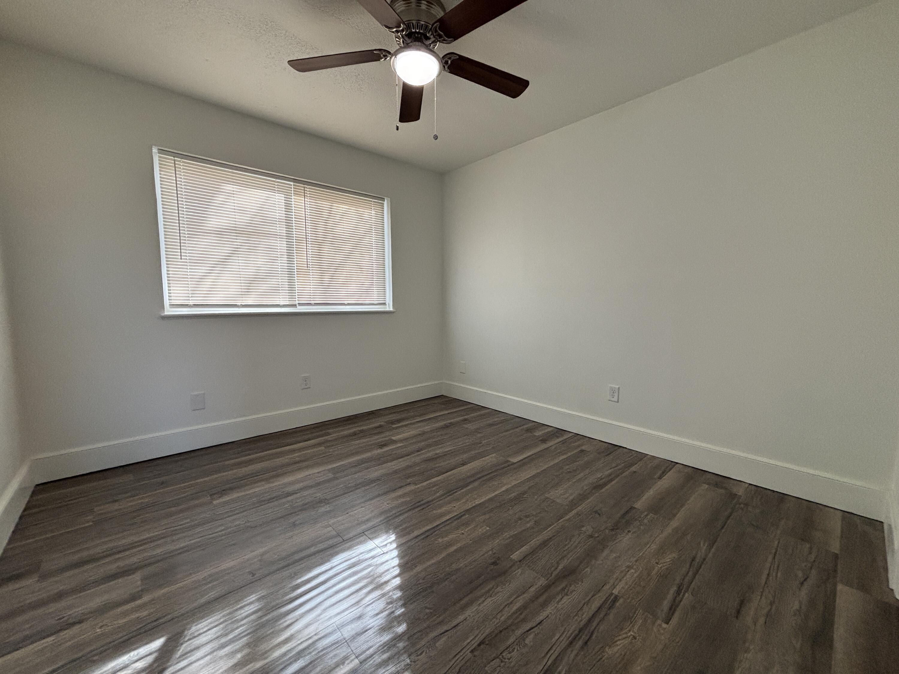 7406 Globe Avenue Property Photo 9