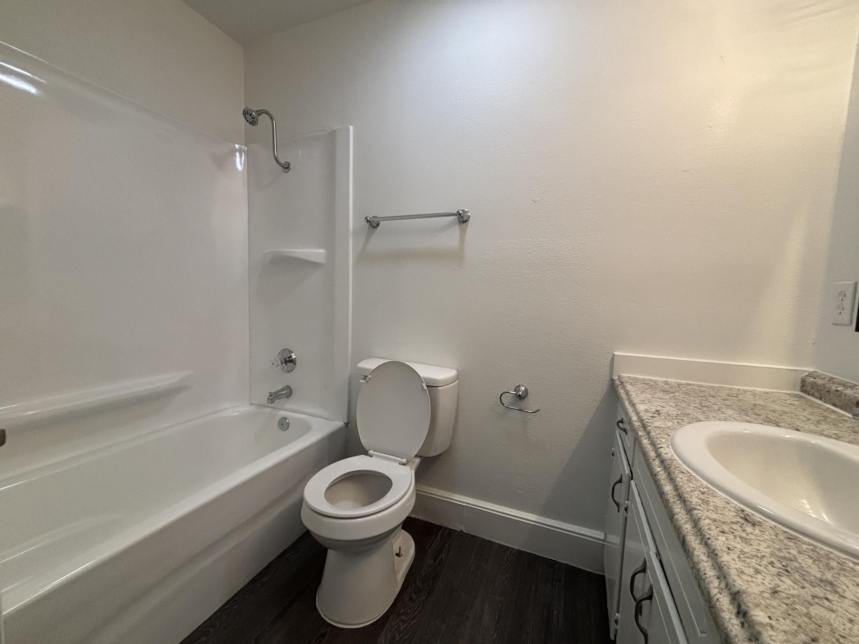 7406 Globe Avenue Property Photo 10