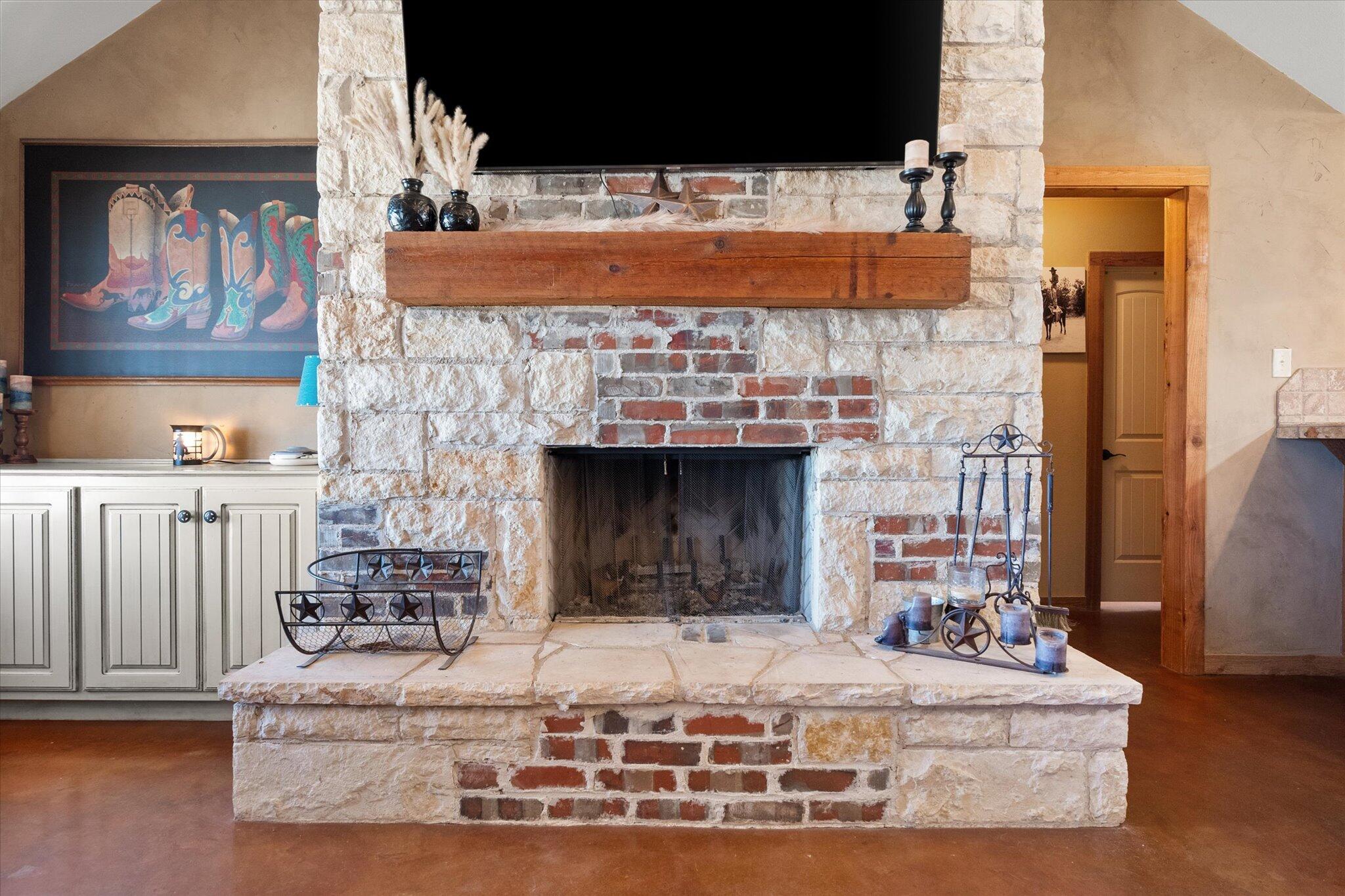 9110 F M 1729 Property Photo 12