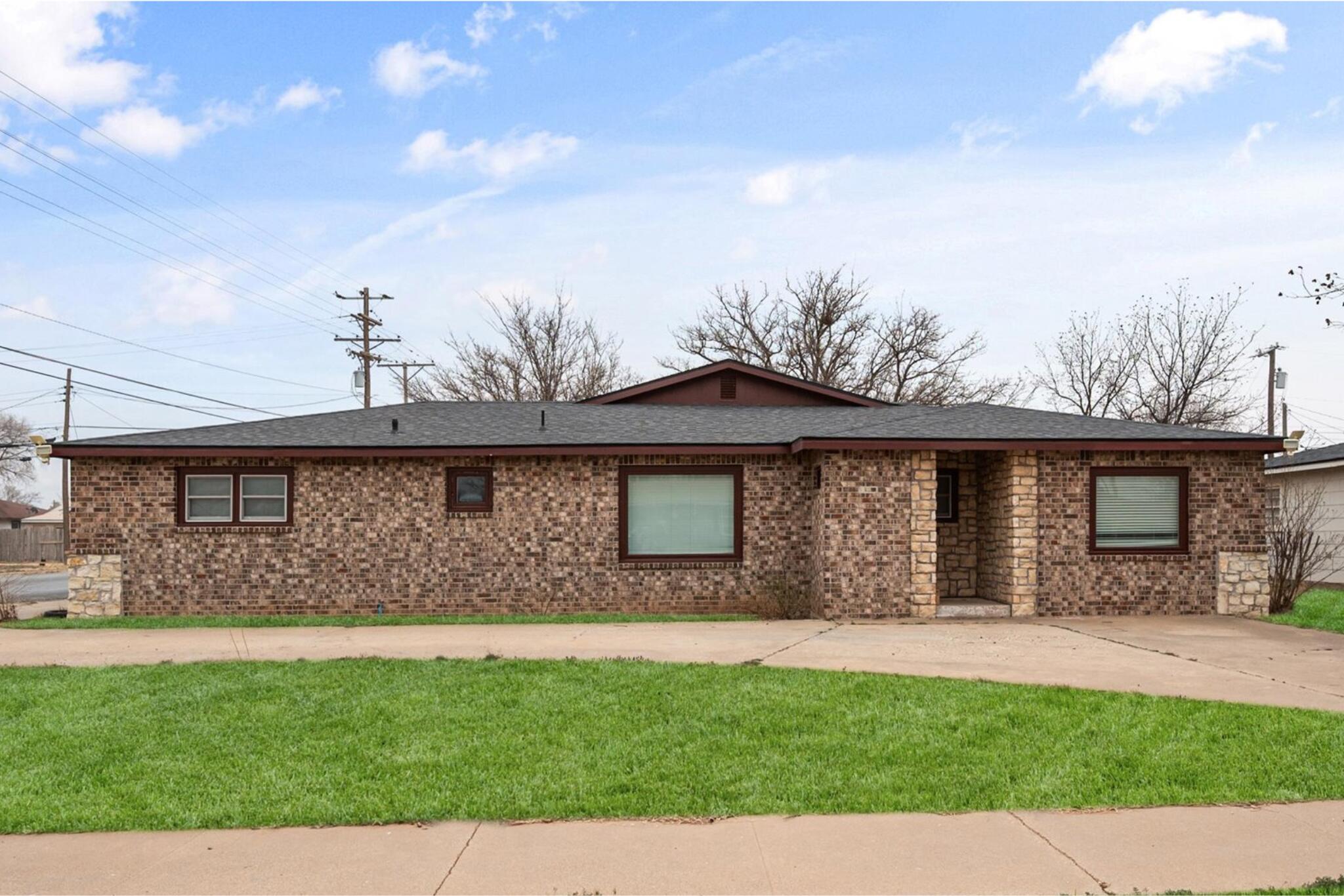 1320 E Reppto Street Property Photo 1