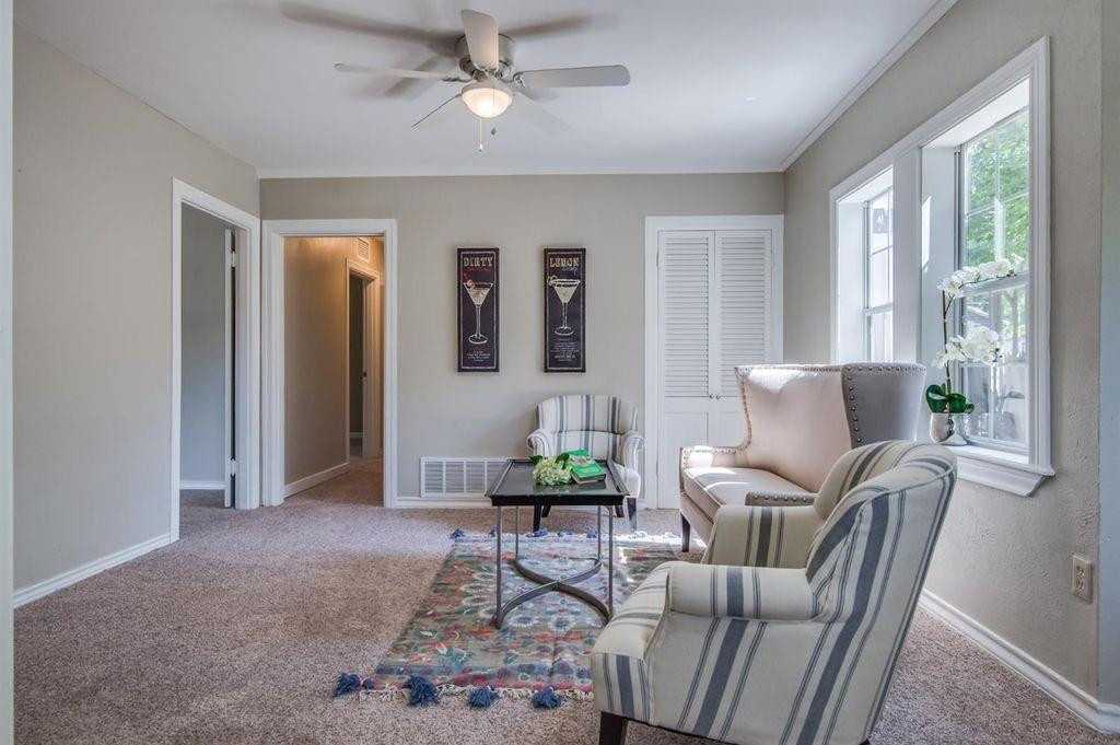 1910 26th Street, Front Property Photo 7