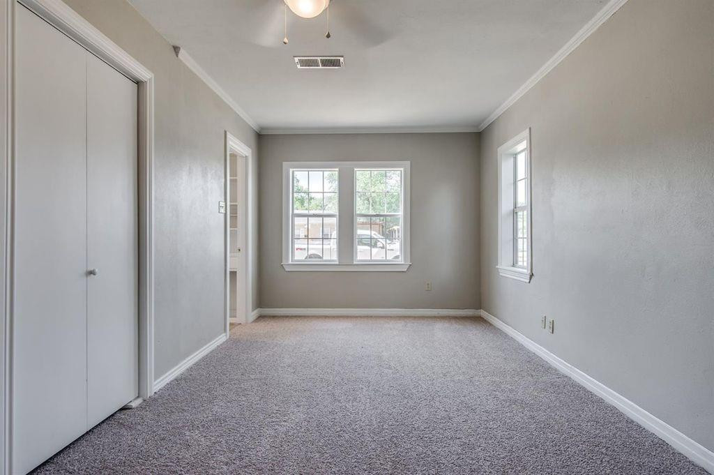 1910 26th Street, Front Property Photo 10