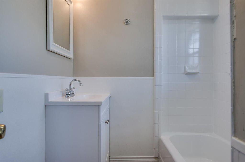 1910 26th Street, Front Property Photo 11