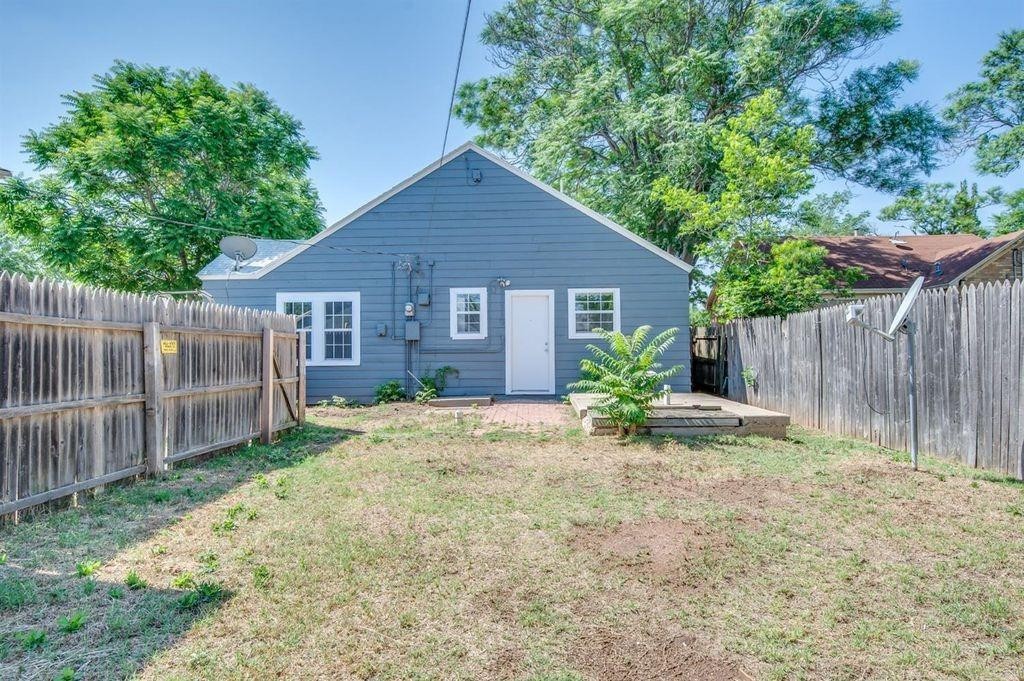 1910 26th Street, Front Property Photo 24