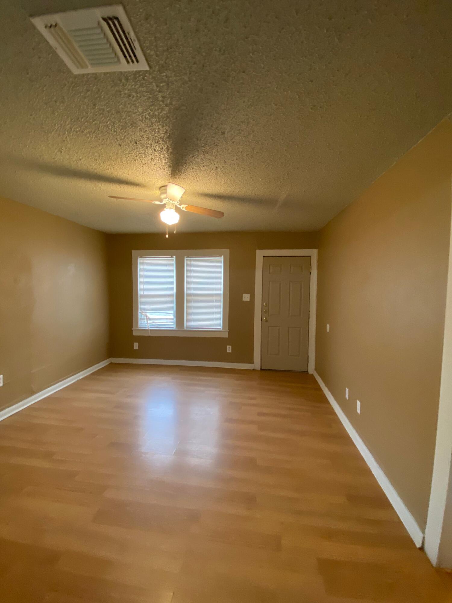 2111 25th Street Property Photo 3