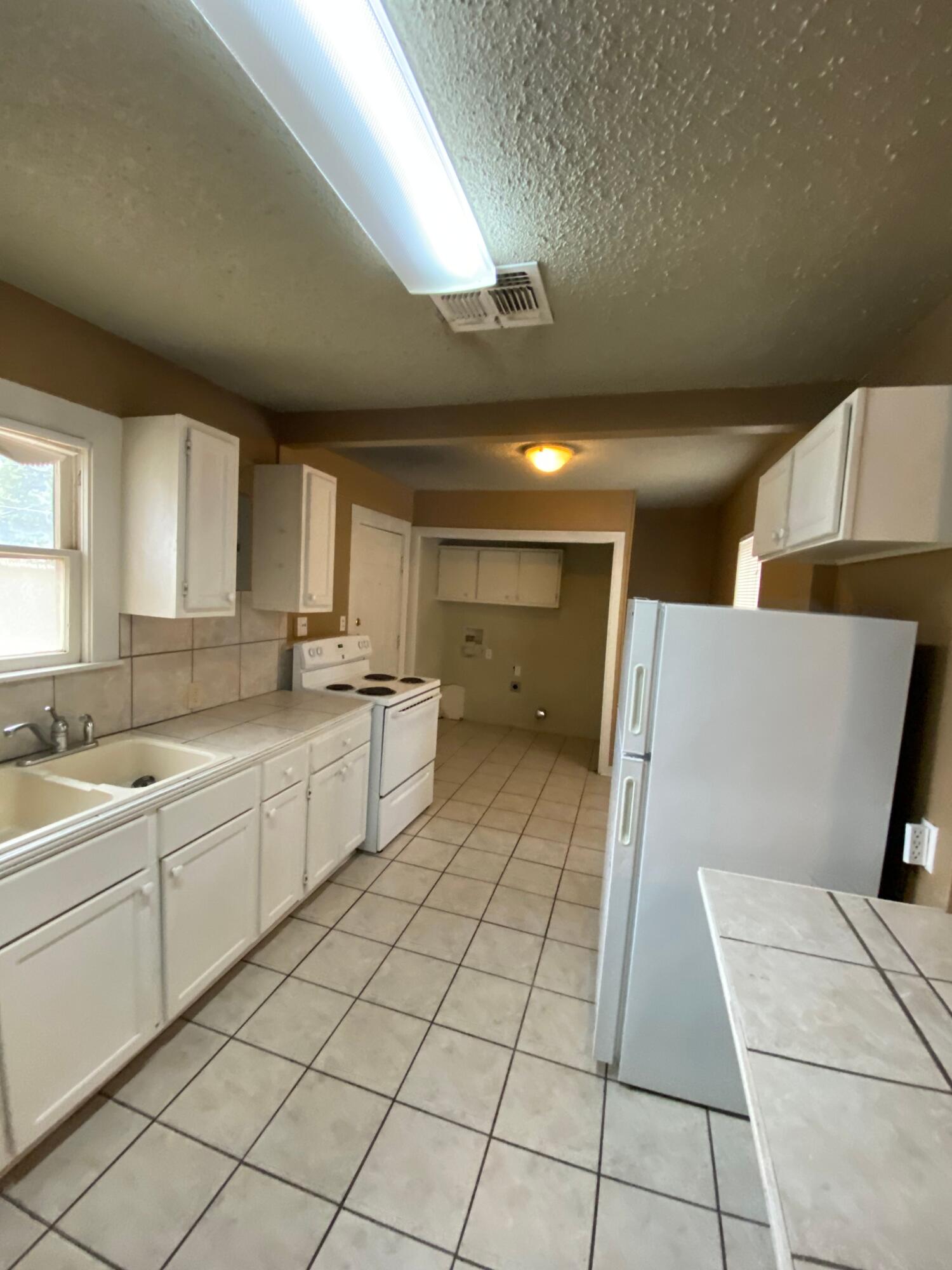 2111 25th Street Property Photo 4