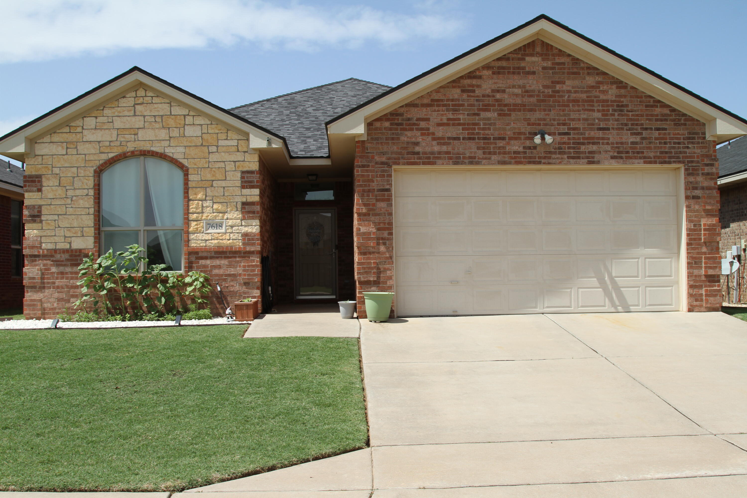 7618 85th Street Property Photo