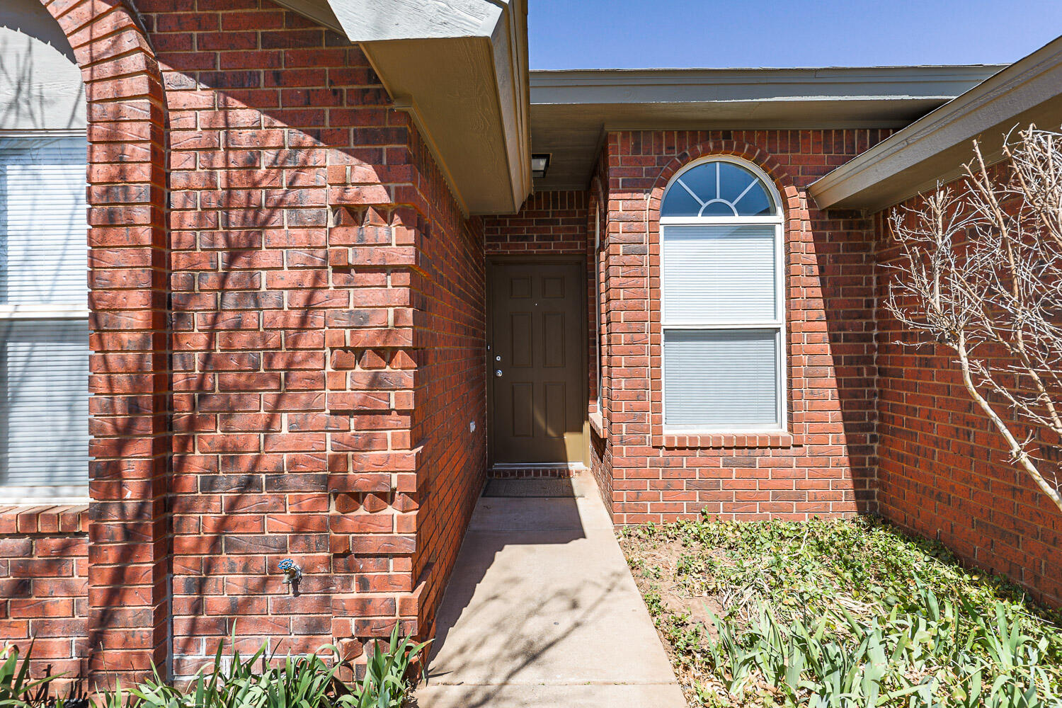 2104 94th Street Property Photo 3