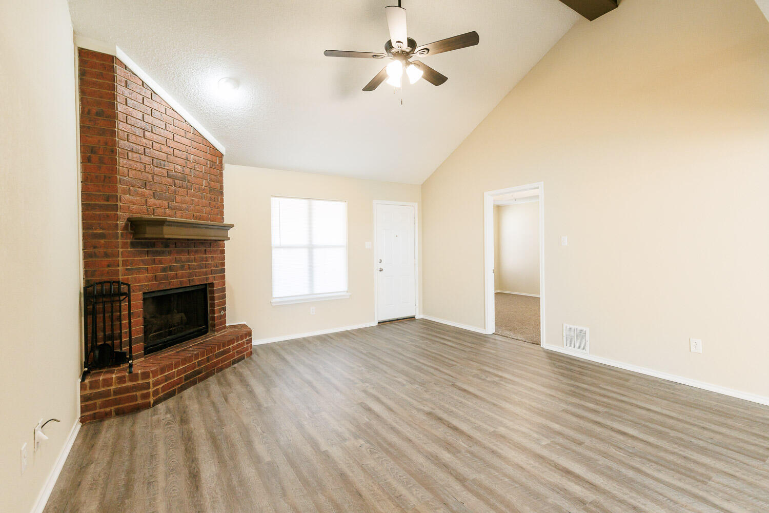2104 94th Street Property Photo 5