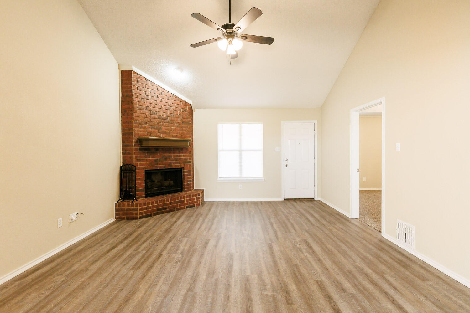 2104 94th Street Property Photo 6