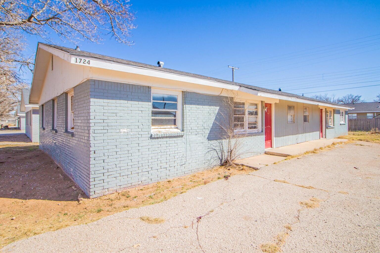1724 E Dartmouth Street Property Photo 1