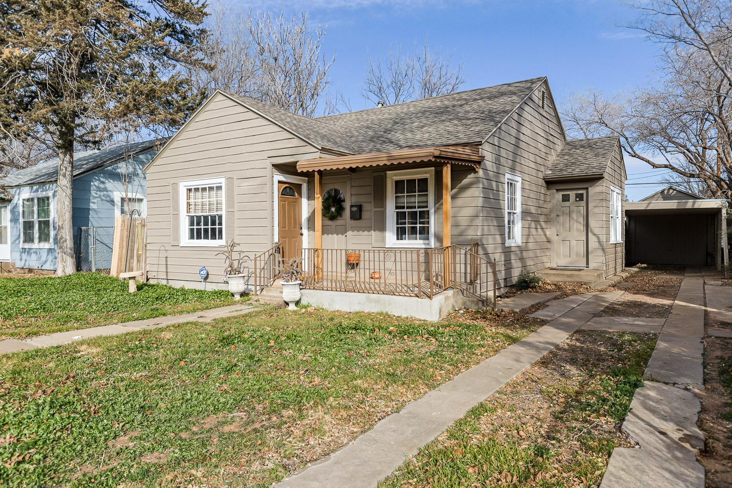 2426 23rd Street Property Photo 2